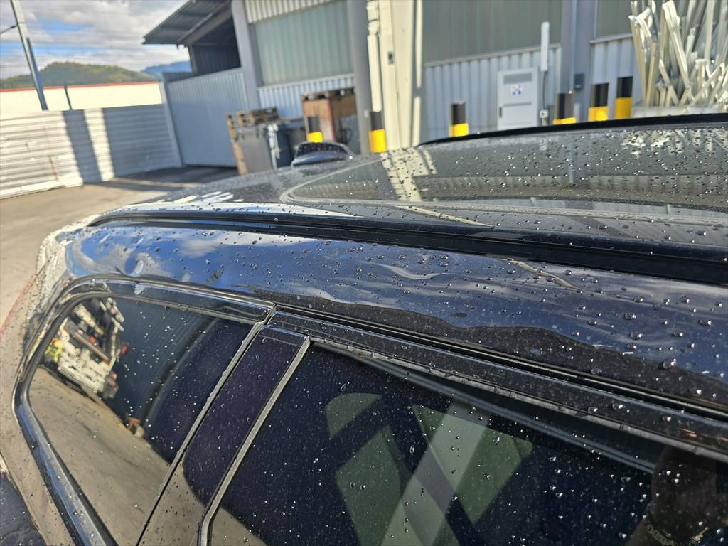 VOLVO XC60 T8 eAWD PluginHybrid Black Edition Geartronic-image-13