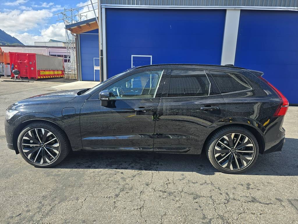 VOLVO XC60 T8 eAWD PluginHybrid Black Edition Geartronic-image-1