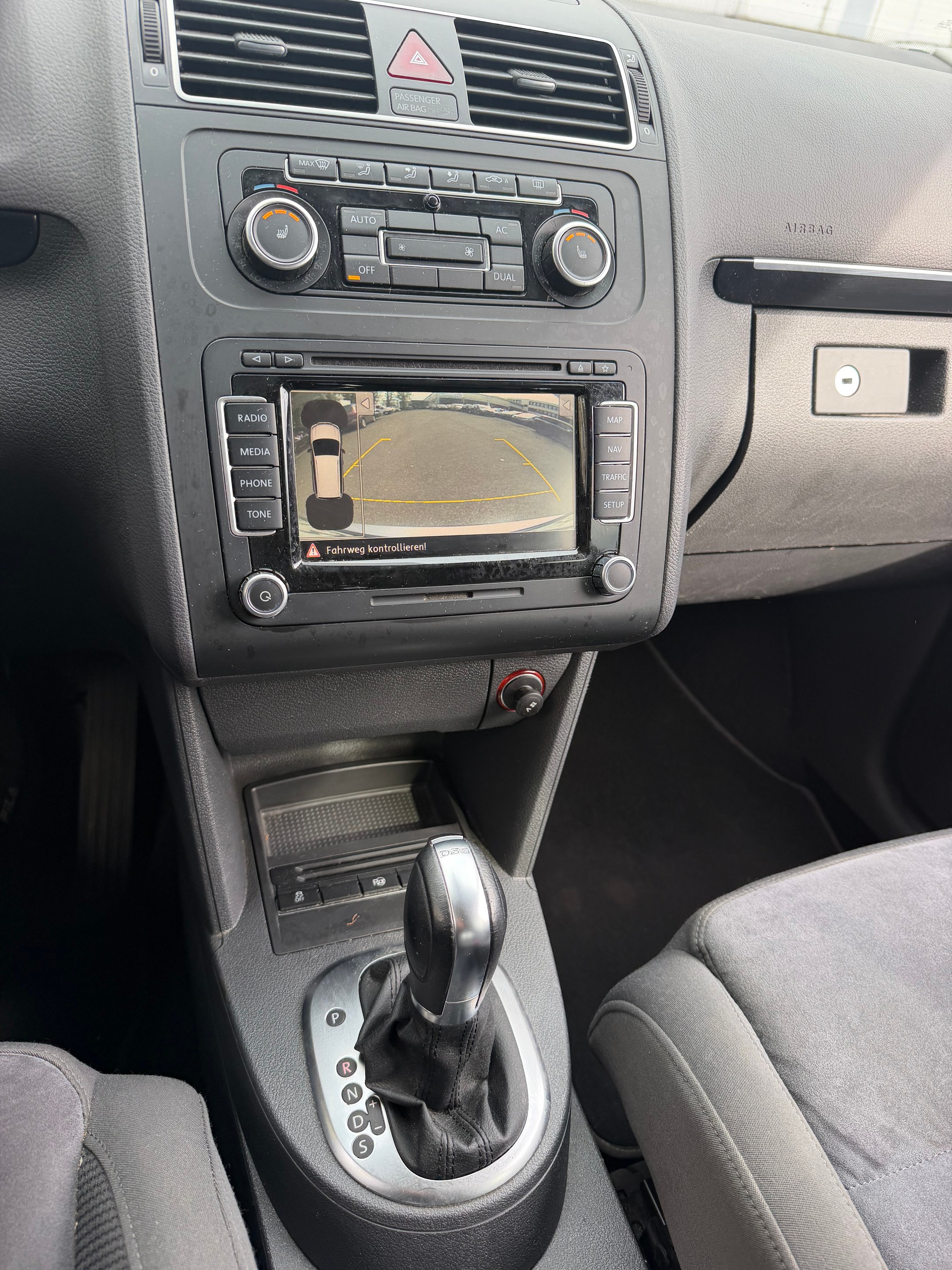 VW Touran 1.4 TSI Highline DSG-image-10