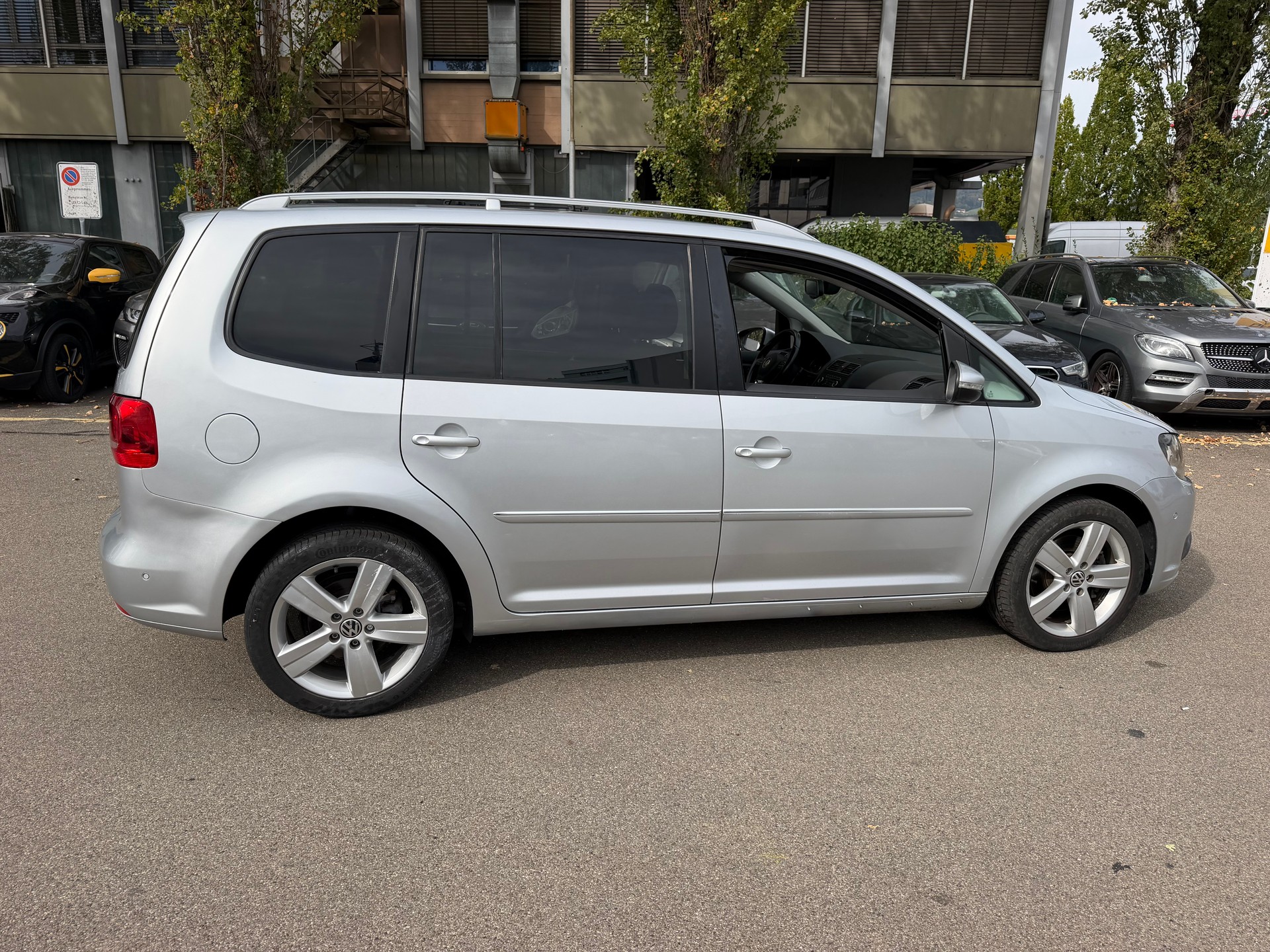 VW Touran 1.4 TSI Highline DSG-image-3