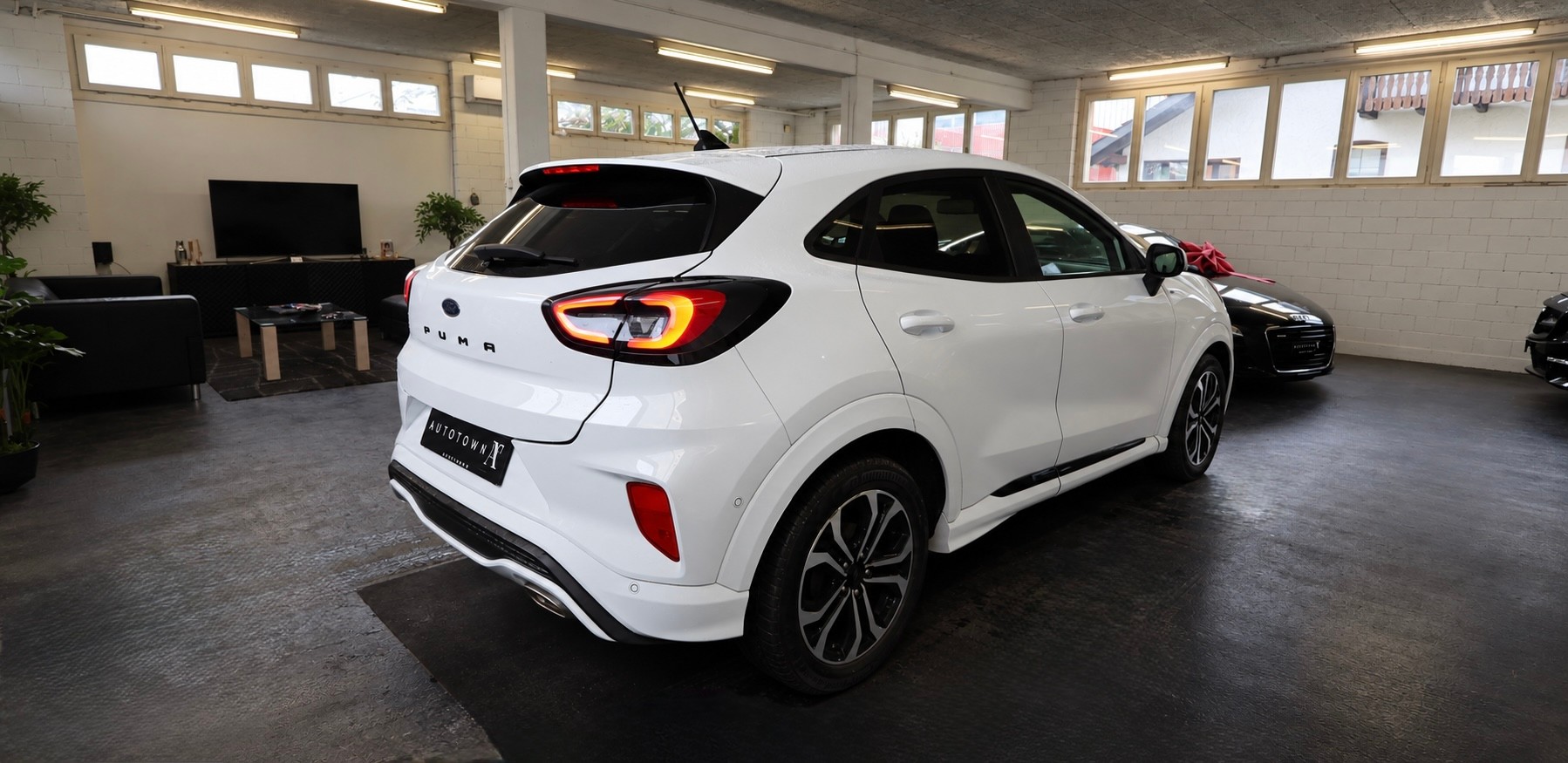 FORD Puma 1.0 MHEV ST-Line Automat-showroom-element-1
