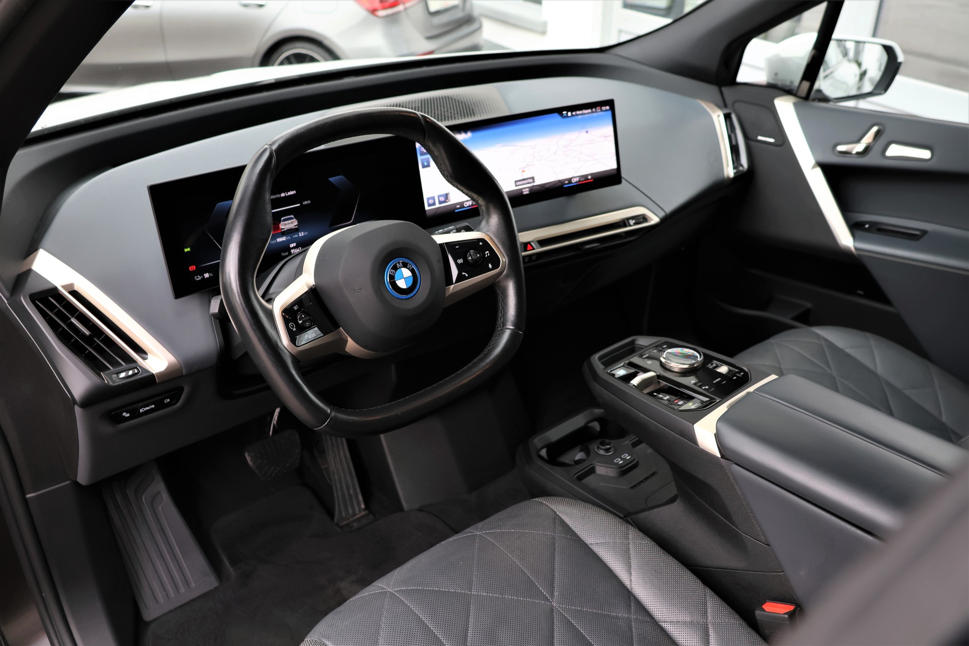 BMW iX xDrive40 (CH)-image-10