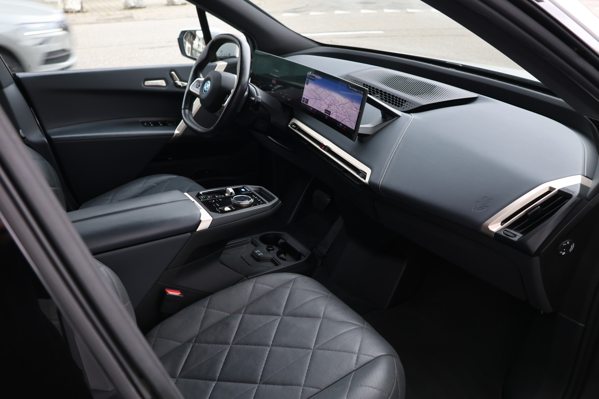 BMW iX xDrive40 (CH)-image-21