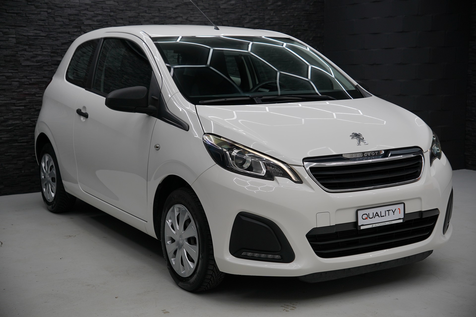 PEUGEOT 108 e-1.0 VTi Stop&Start Active Top-image-0