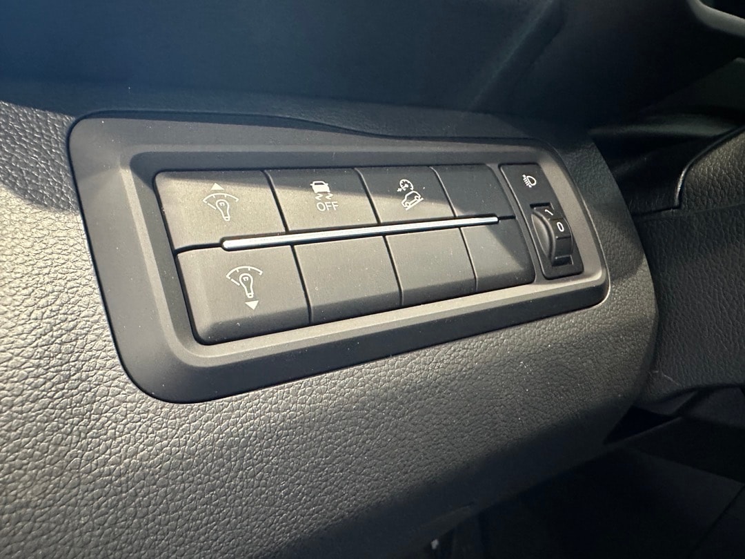 KGM-SsangYong Tivoli 1.5 T GDI Steel 4WD Automat-image-14