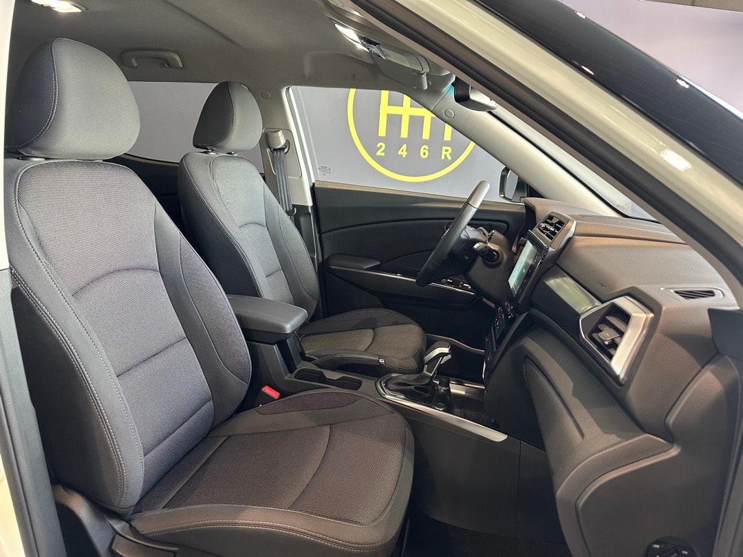 KGM-SsangYong Tivoli 1.5 T GDI Steel 4WD Automat-image-11