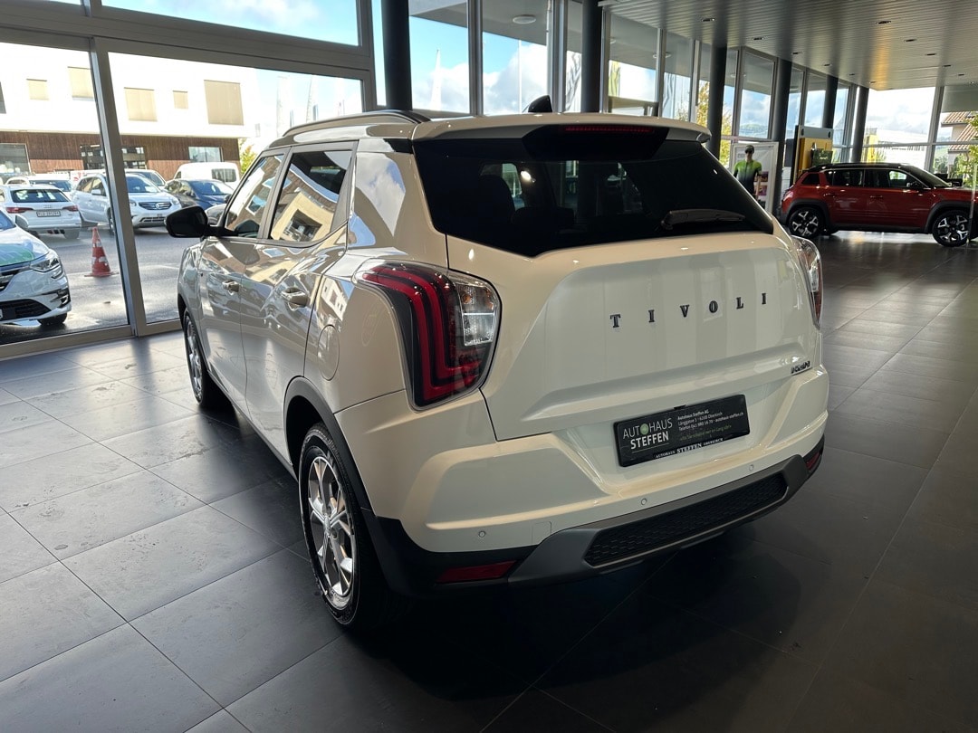 KGM-SsangYong Tivoli 1.5 T GDI Steel 4WD Automat-image-4