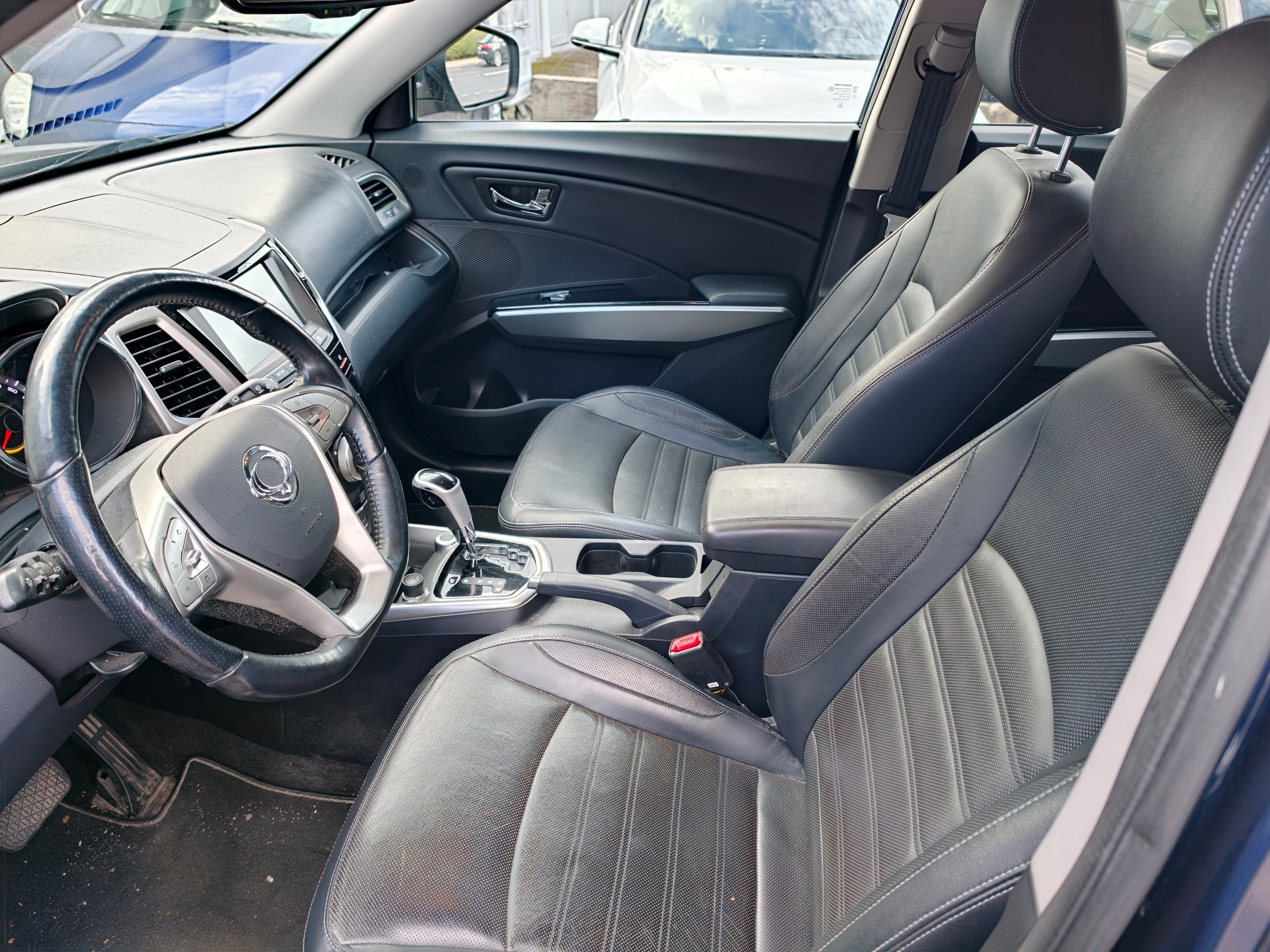 KGM-SsangYong Tivoli 1.6 eXDi Crystal 4WD Automatic-image-4