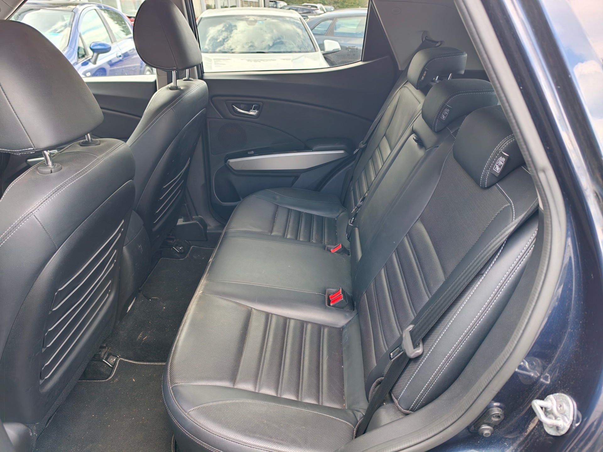 KGM-SsangYong Tivoli 1.6 eXDi Crystal 4WD Automatic-image-6
