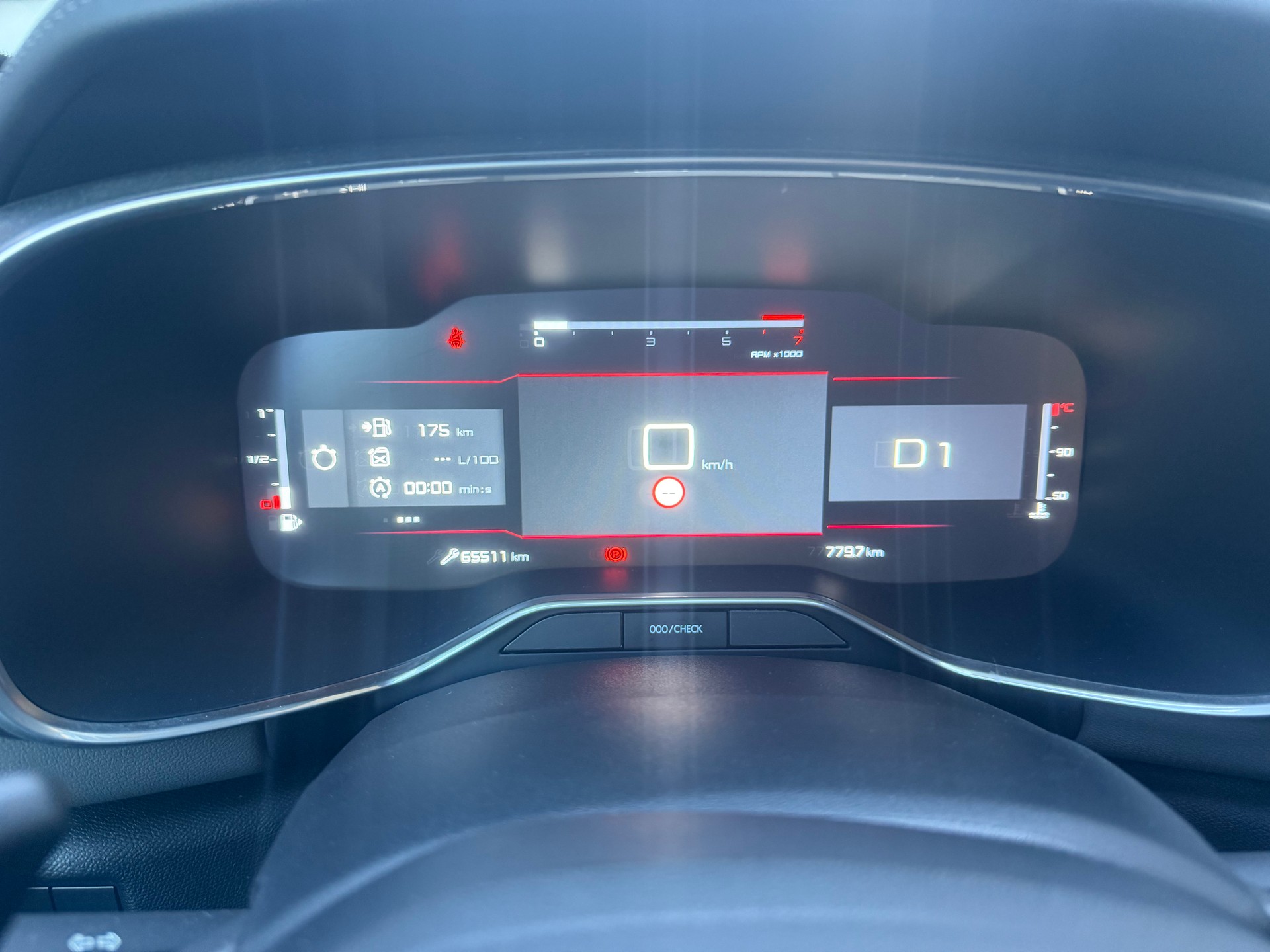 CITROEN C5 Aircross 1.5 BlueHD Shine EAT8-image-8