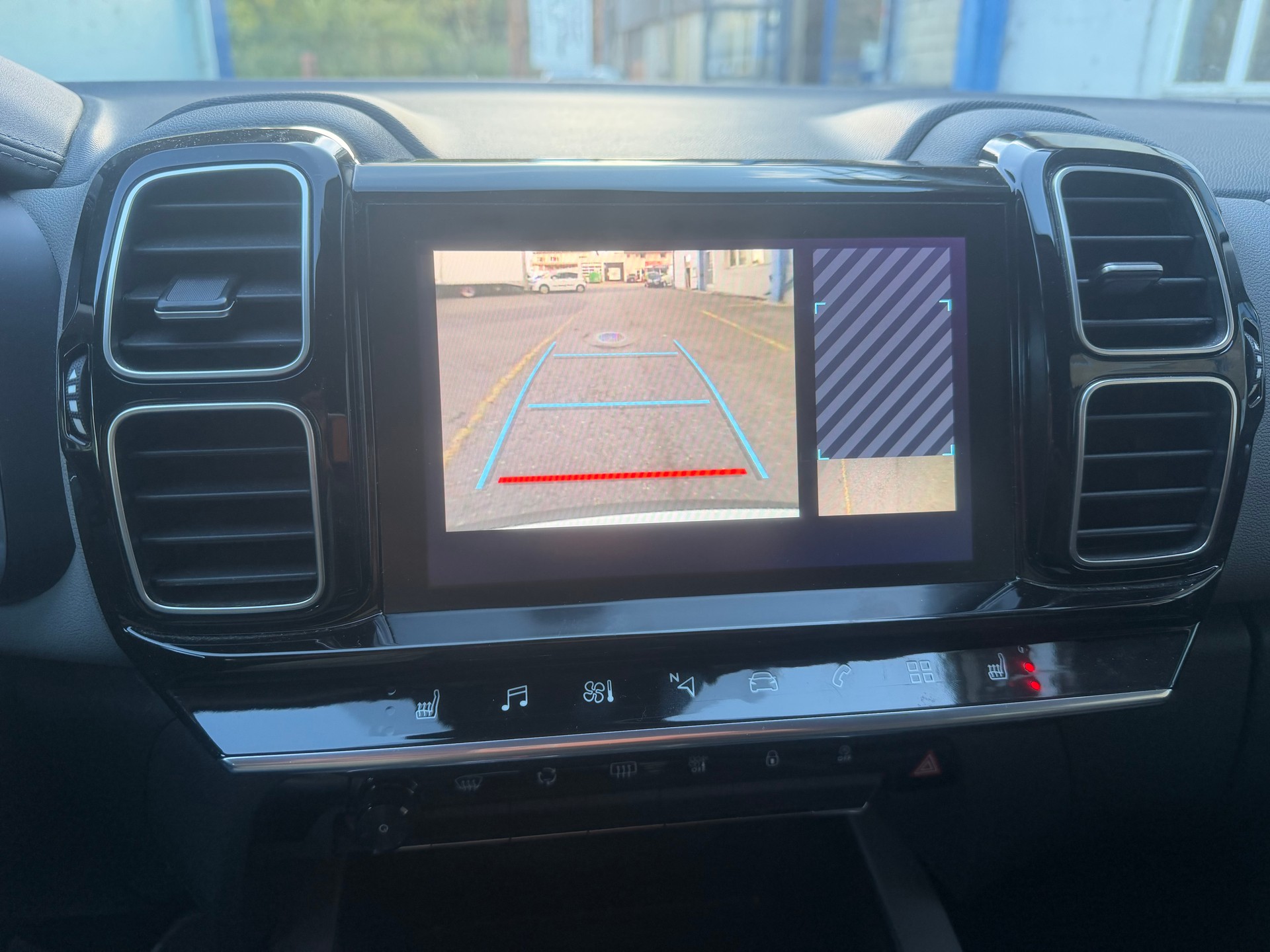CITROEN C5 Aircross 1.5 BlueHD Shine EAT8-image-6