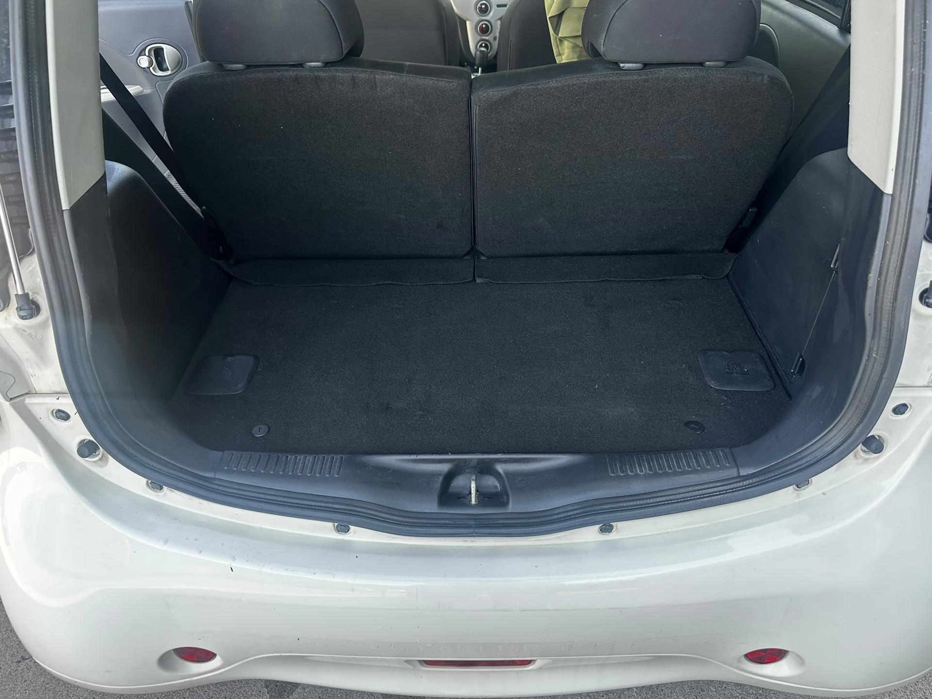 MITSUBISHI i MiEV-image-7