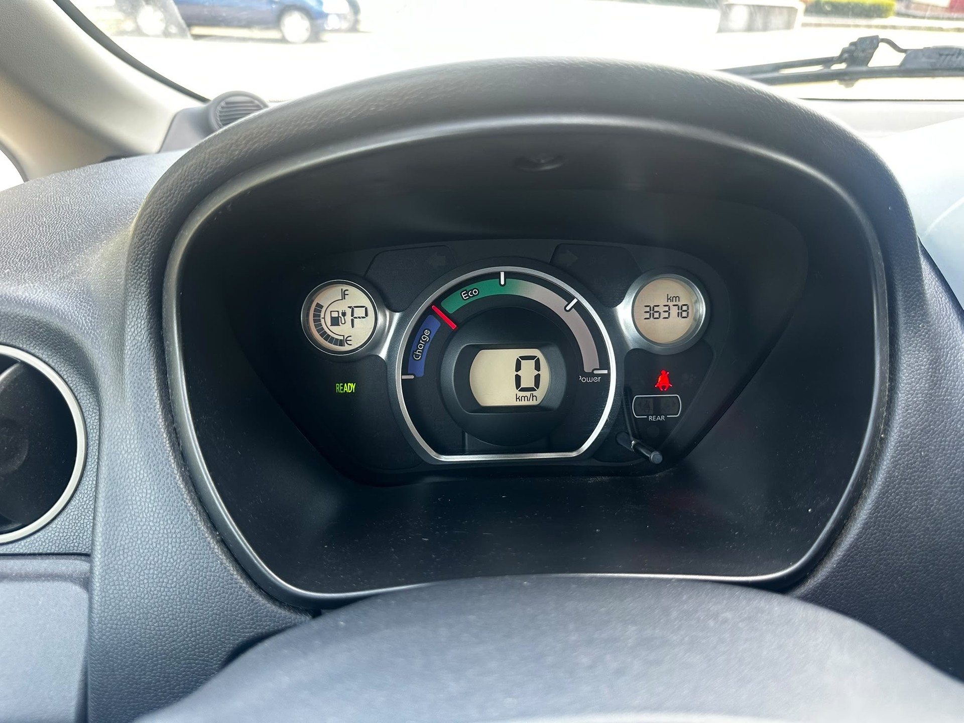 MITSUBISHI i MiEV-image-9