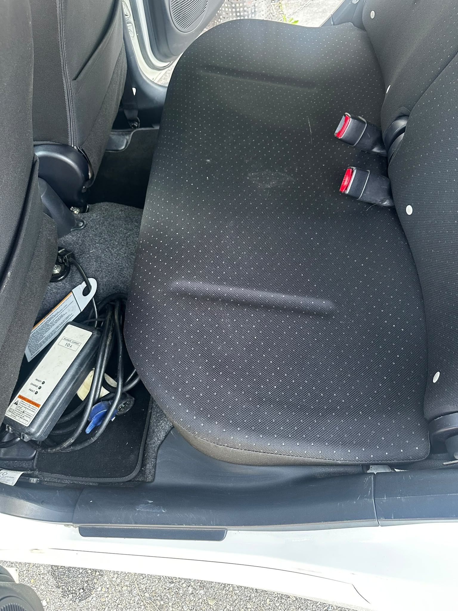 MITSUBISHI i MiEV-image-6