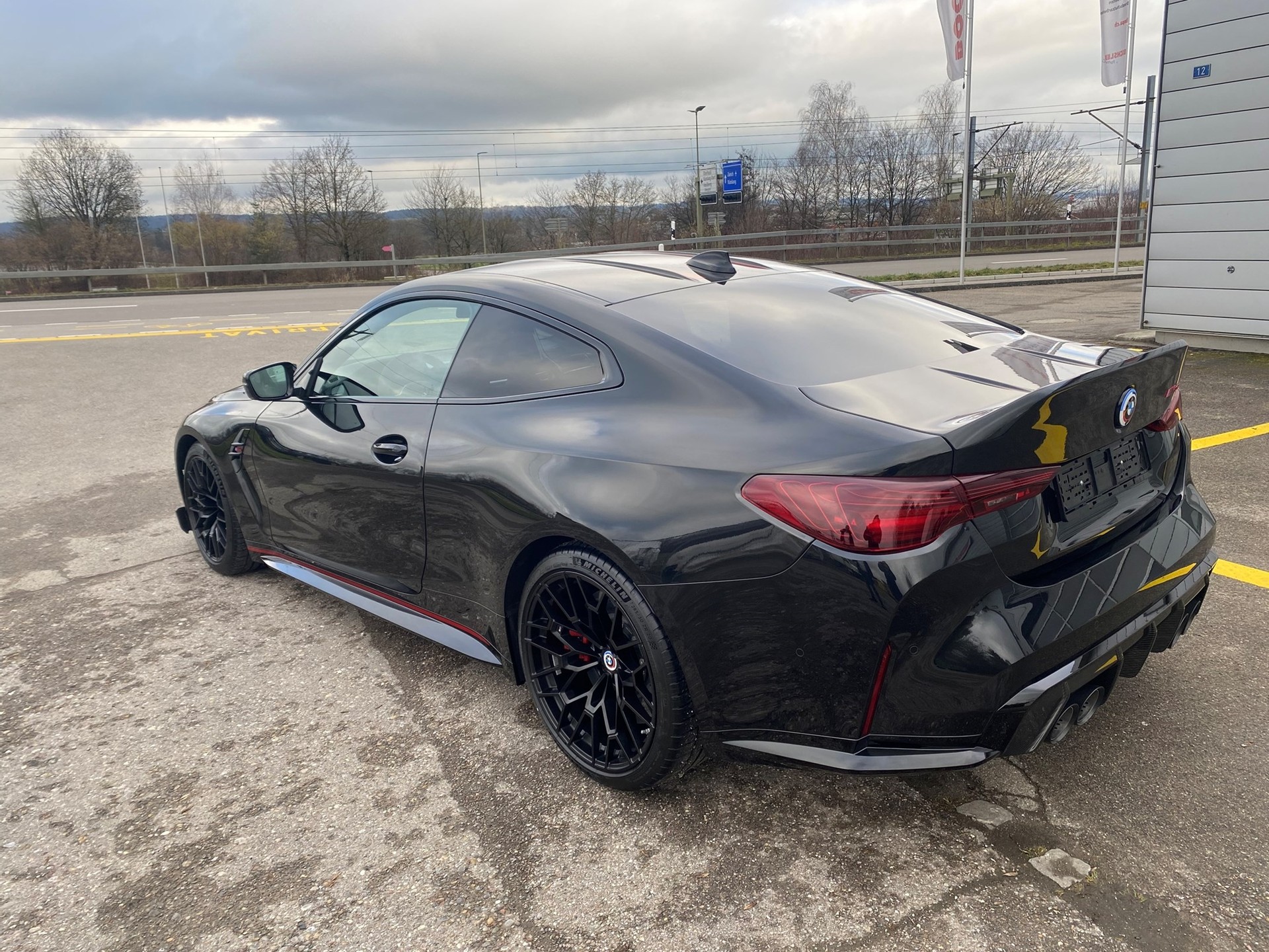 BMW M4 CSL-image-11