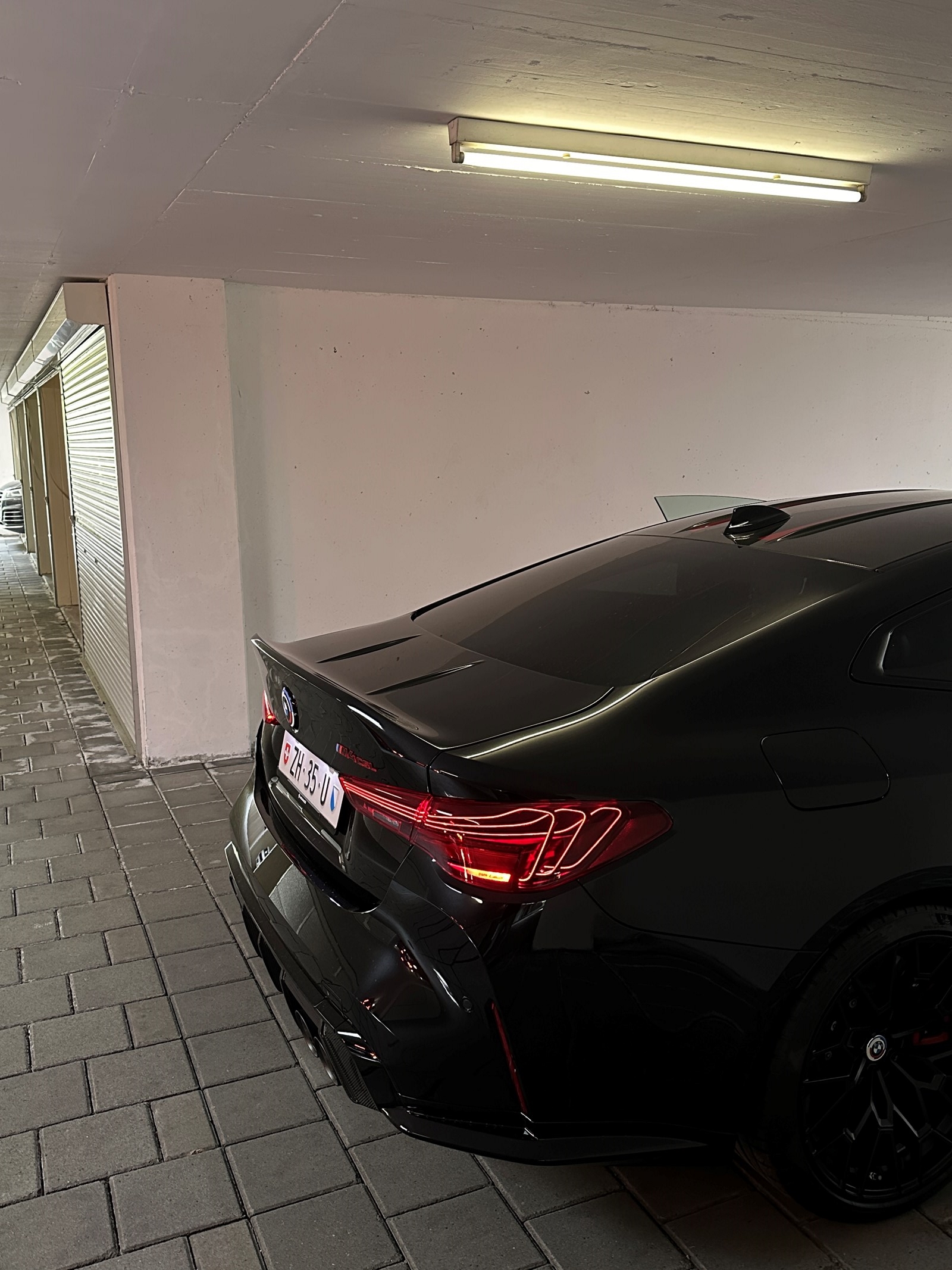 BMW M4 CSL-image-2