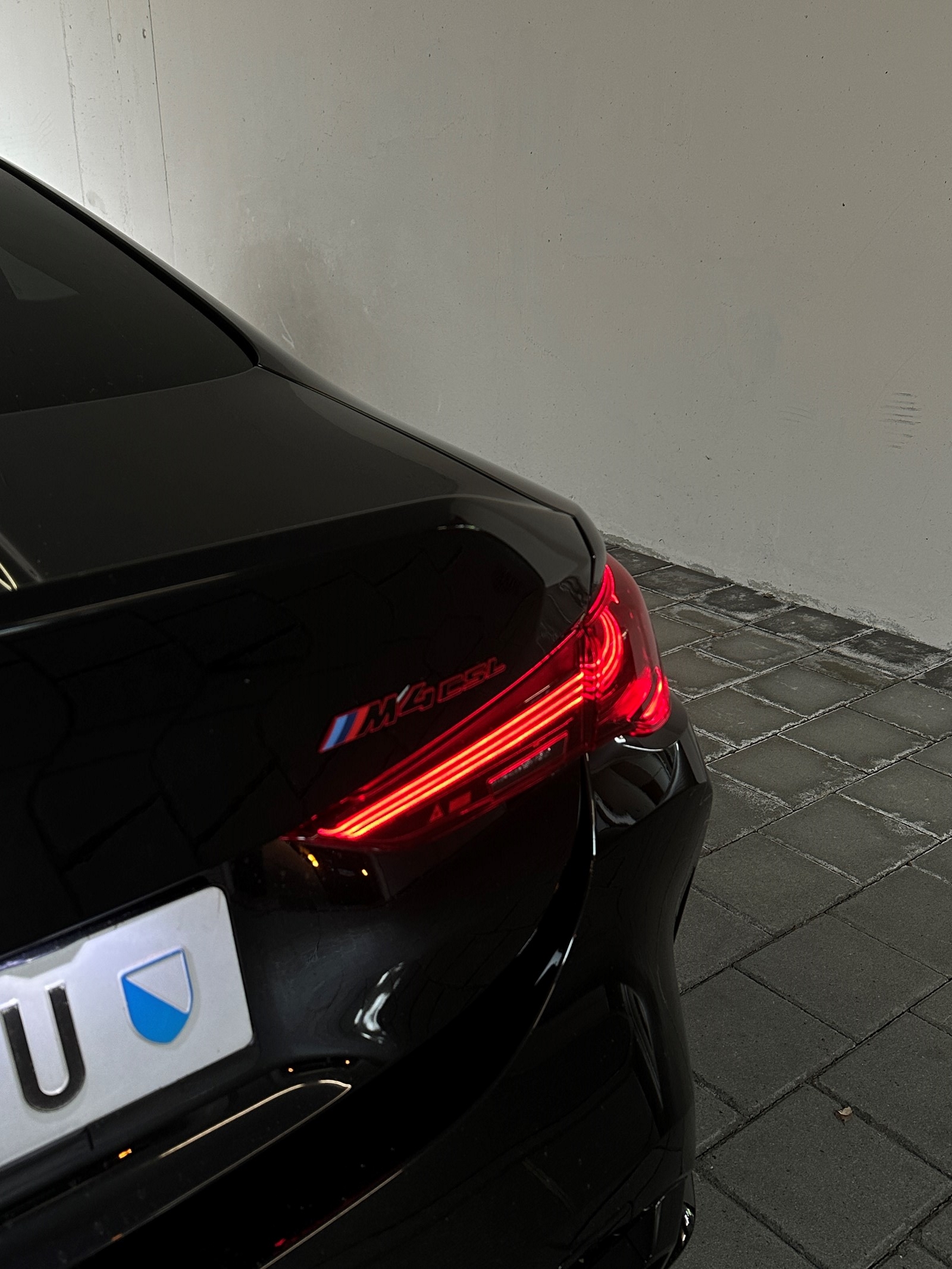 BMW M4 CSL-image-1