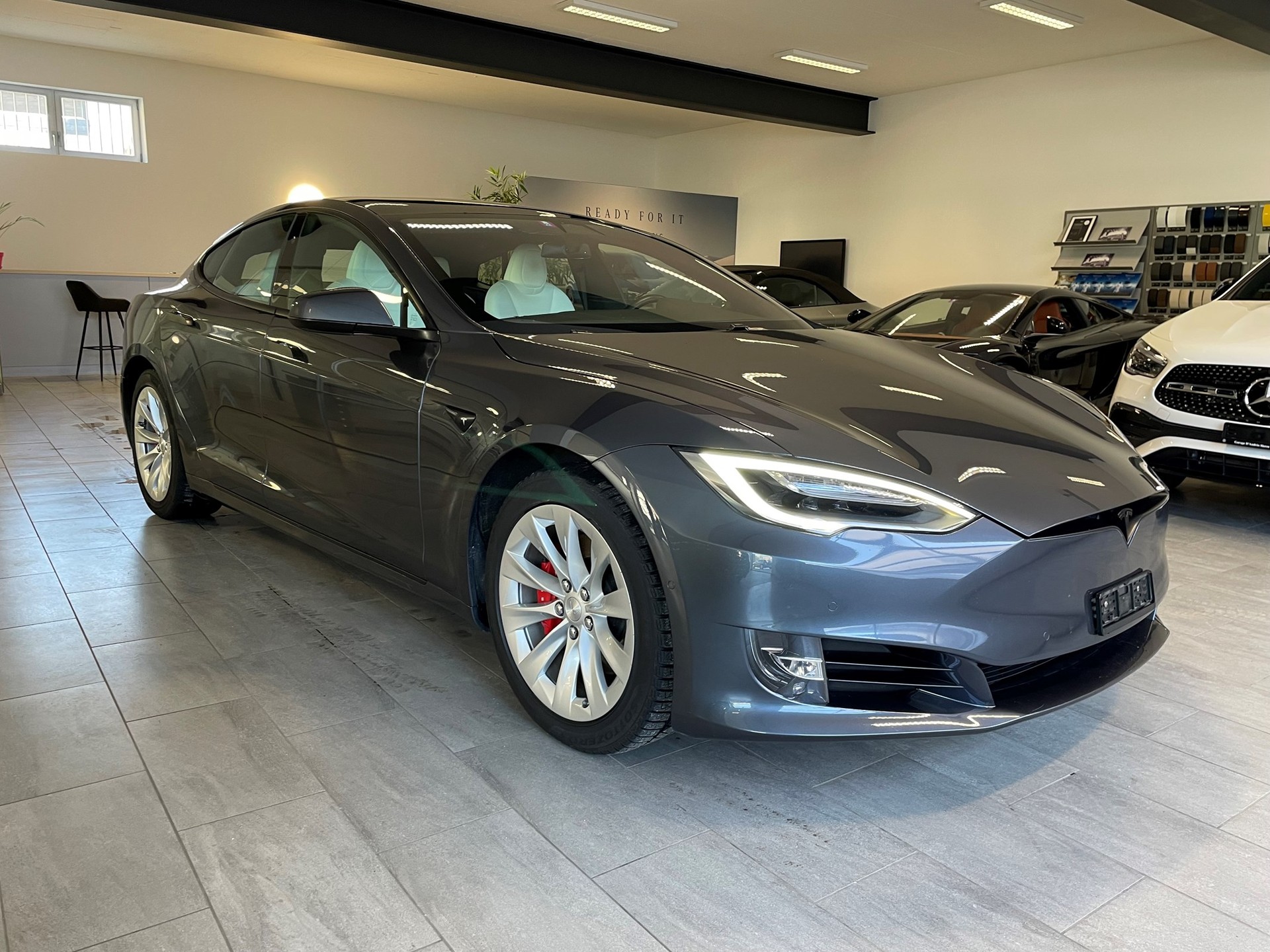TESLA Model S Performance-image-25