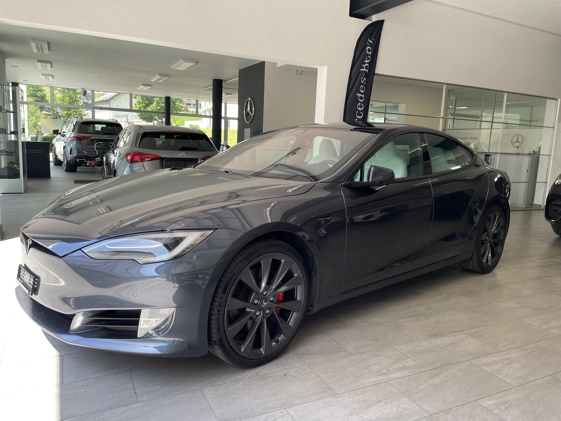 TESLA Model S Performance-image-0
