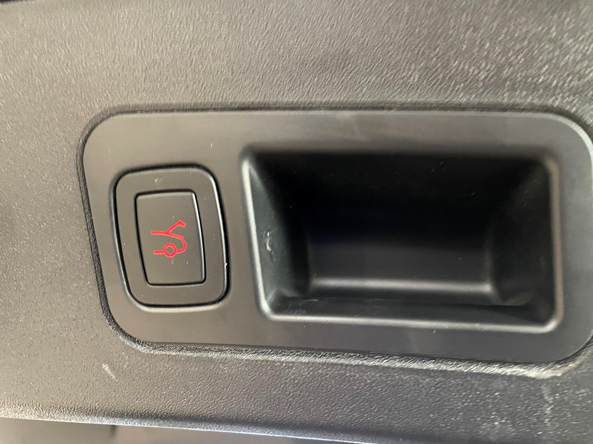 TESLA Model S Performance-image-8