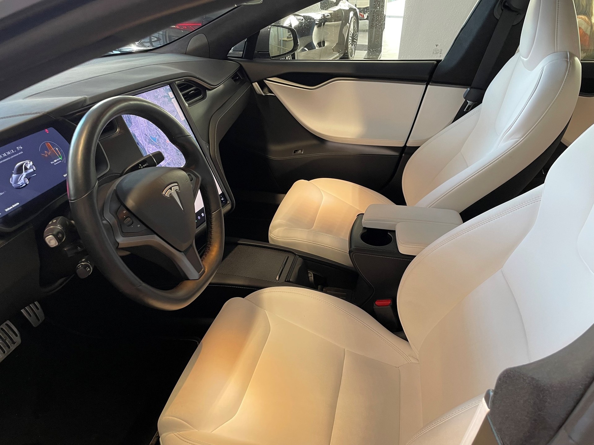 TESLA Model S Performance-image-9