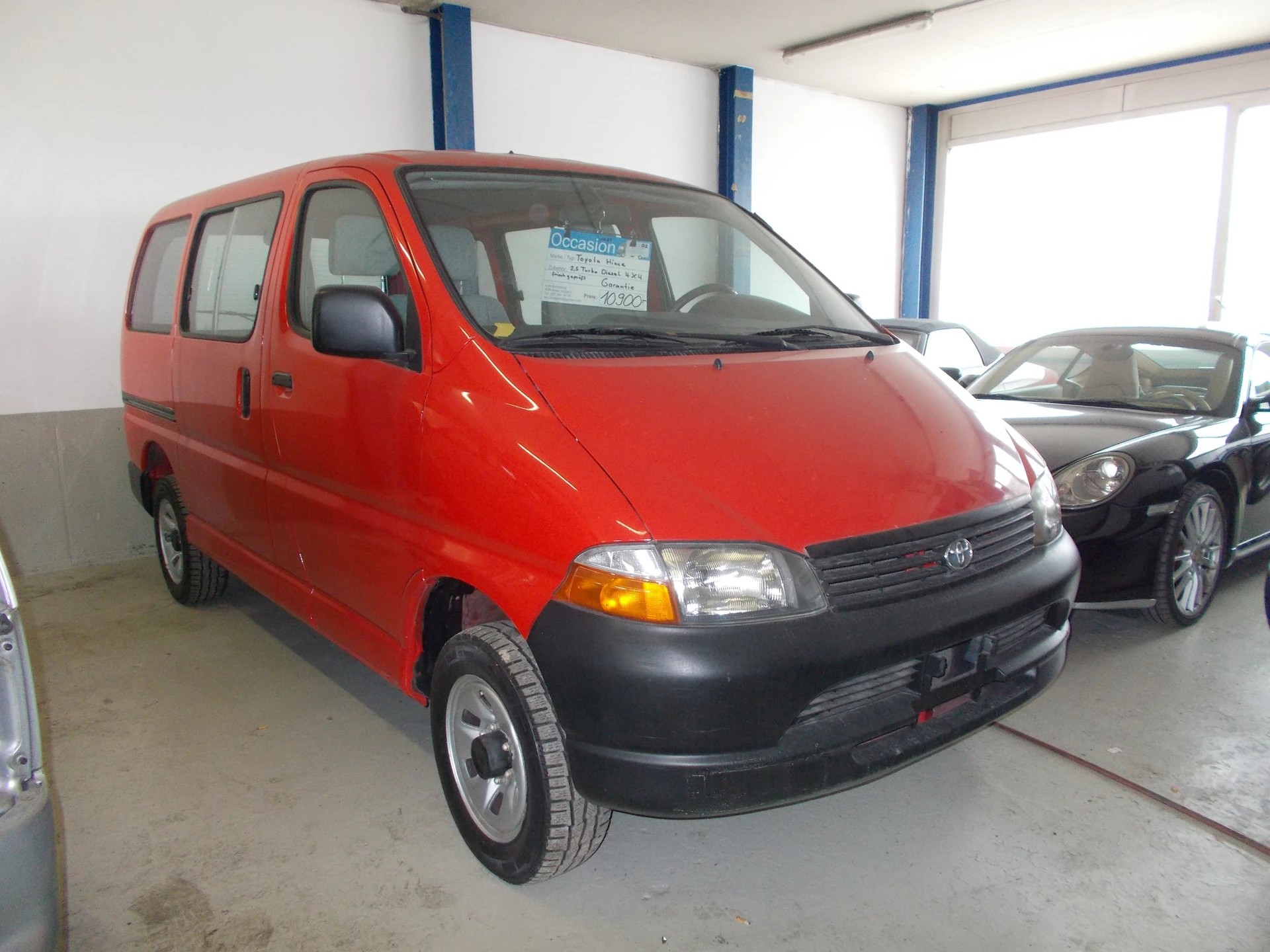 TOYOTA Hiace D-4D 4WD Van-showroom-element-1