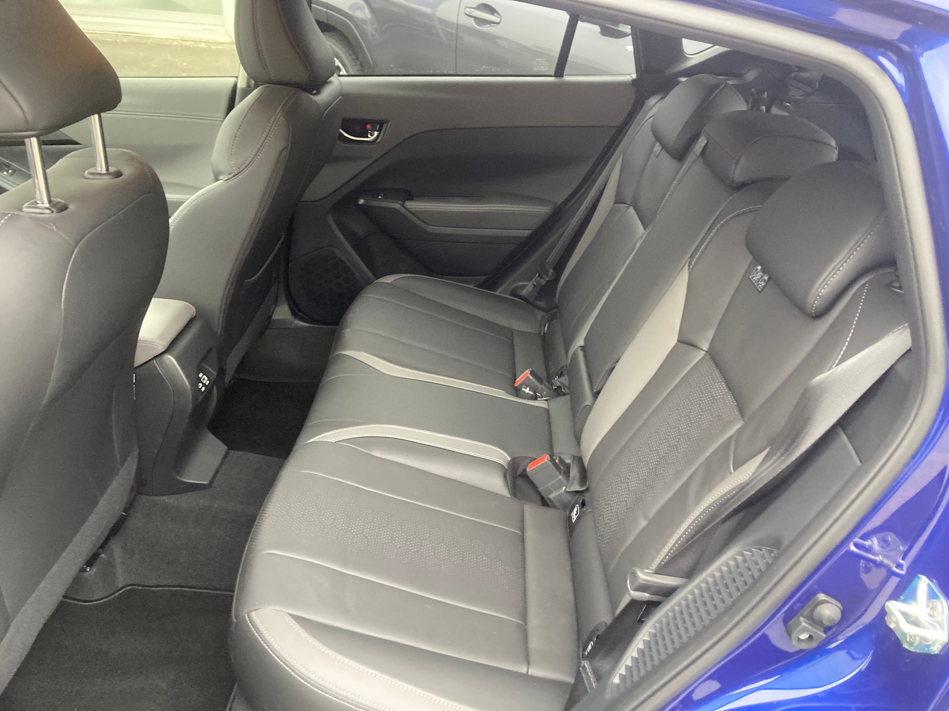 SUBARU Crosstrek 2.0 e-Boxer Luxury AWD Lineartronic-image-11