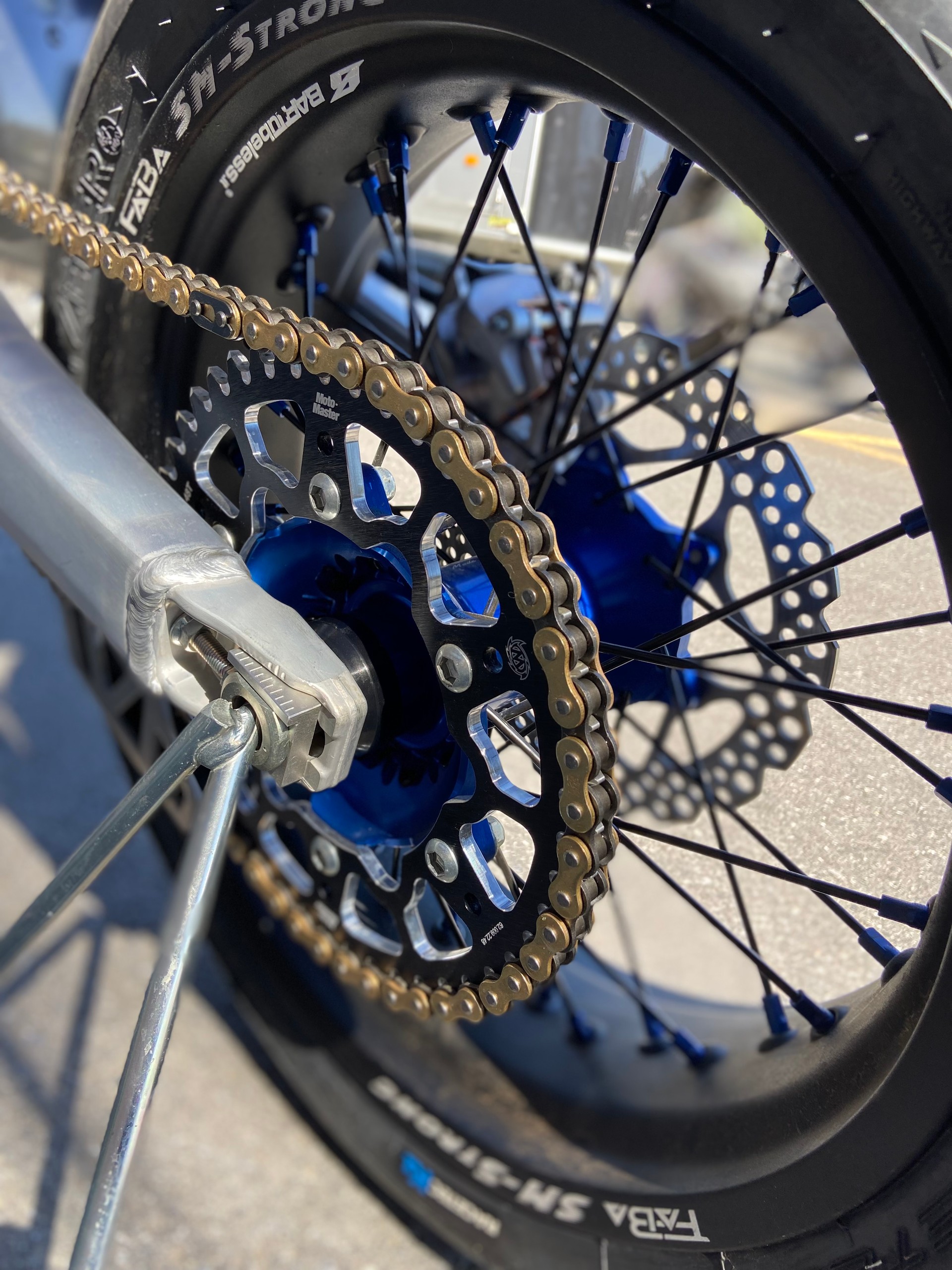 YAMAHA YZ450F Super Motard-image-6