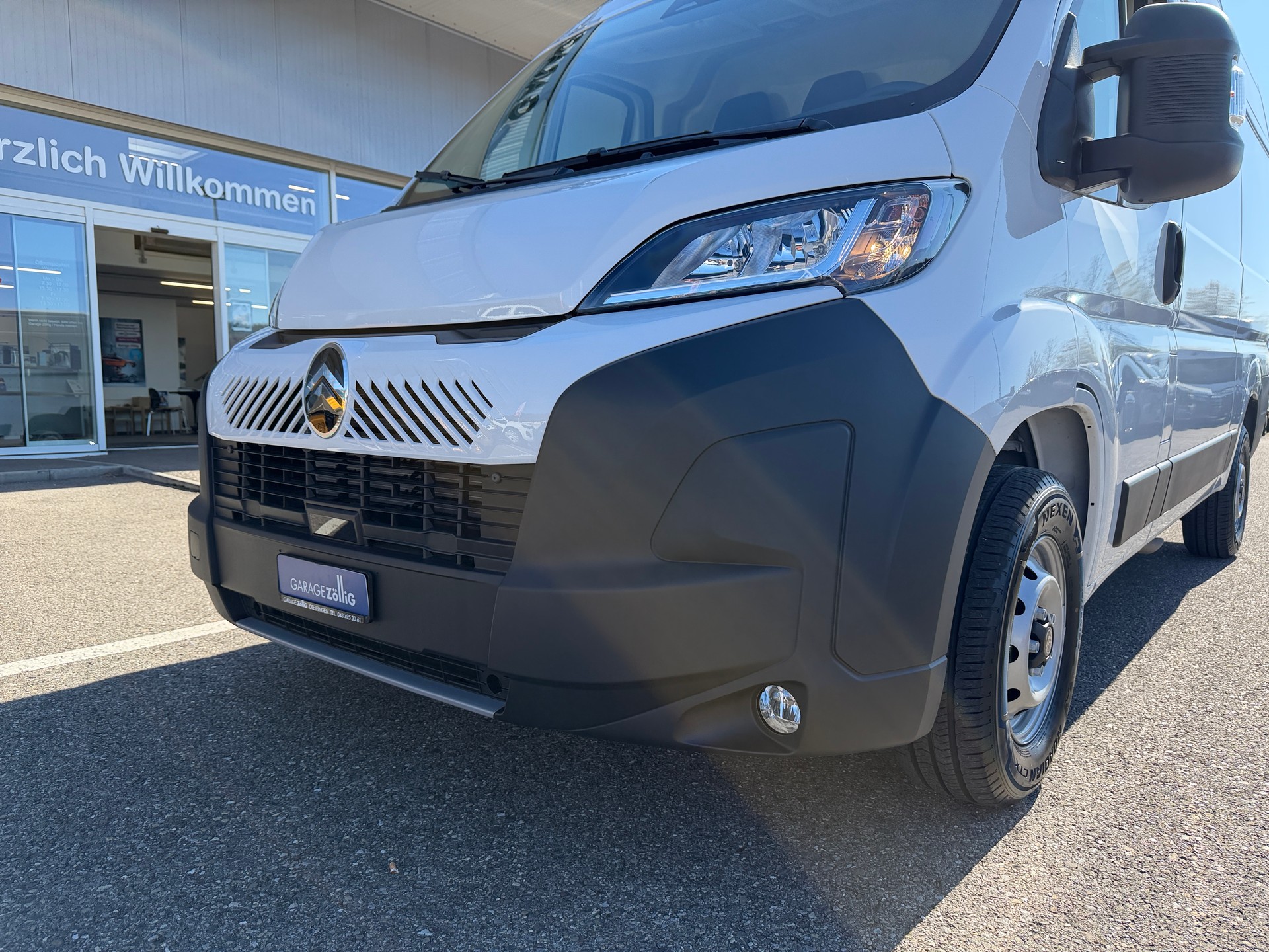 CITROEN Jumper 35 2.2 BlueHDi 140 L2H2 270° 2xAirbag Spurhalteassistent, Aut. Notbremssystem, AHK, Best Ausstattun! Alle Grösse an Lager-showroom-element-1