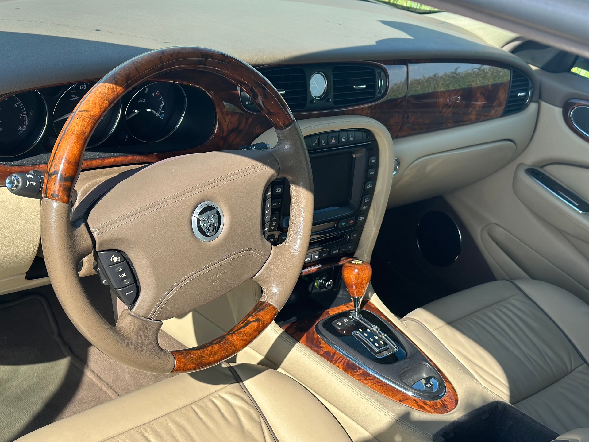 JAGUAR XJ8 3.5 V8 Executive-image-11