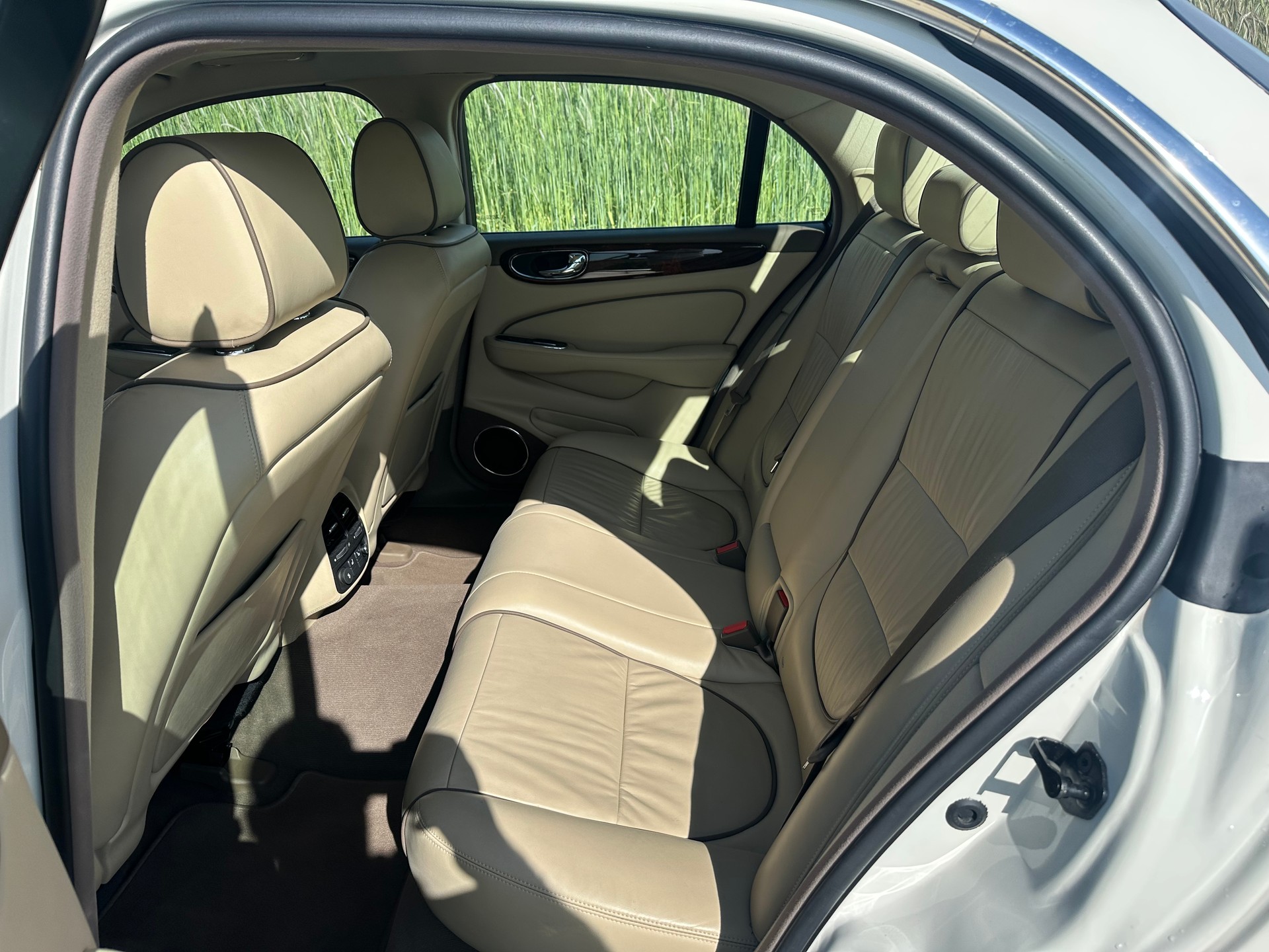 JAGUAR XJ8 3.5 V8 Executive-image-12