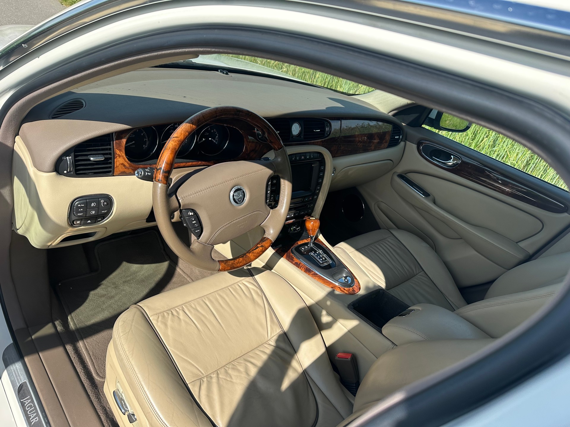 JAGUAR XJ8 3.5 V8 Executive-image-10