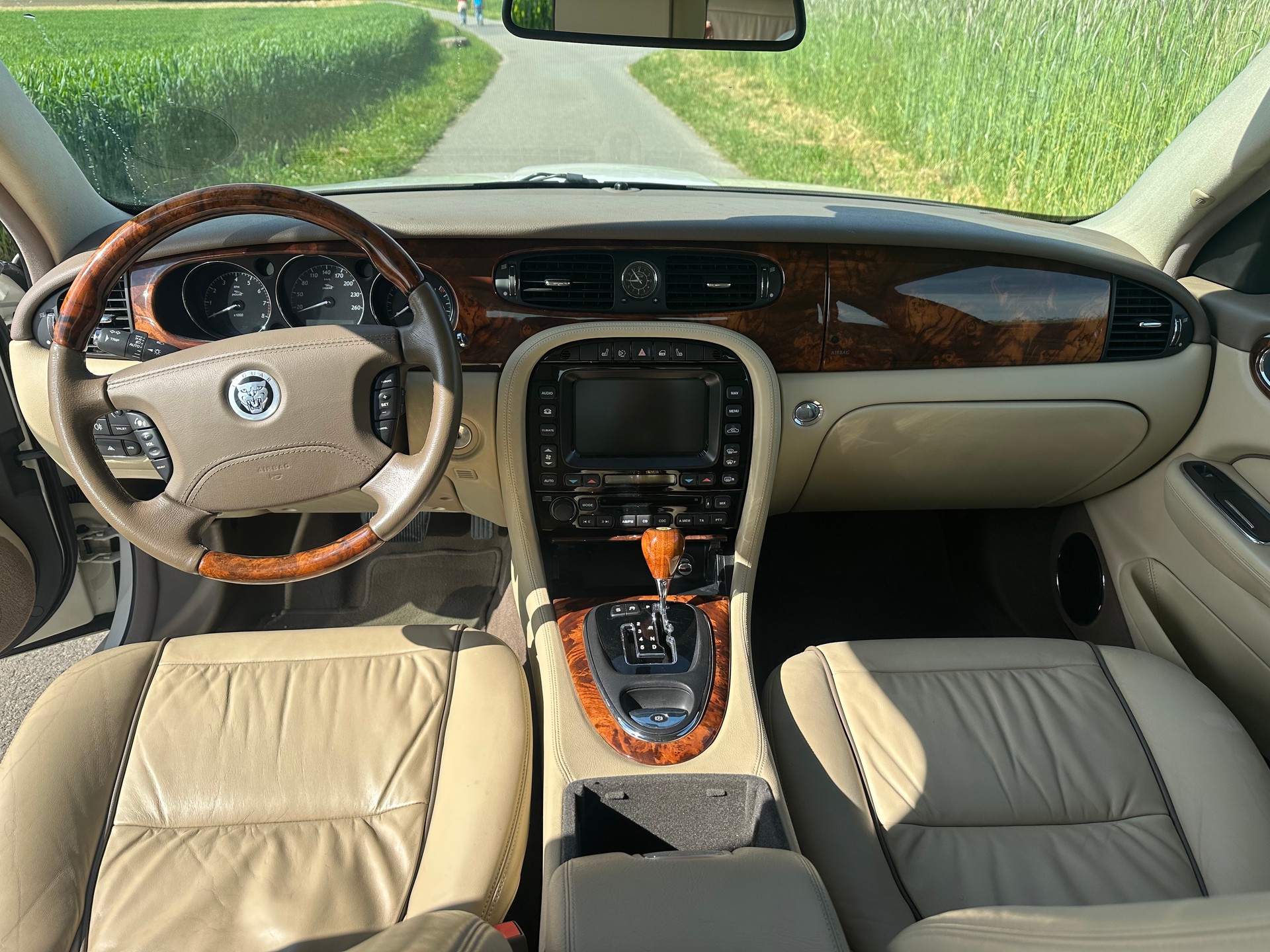 JAGUAR XJ8 3.5 V8 Executive-image-13