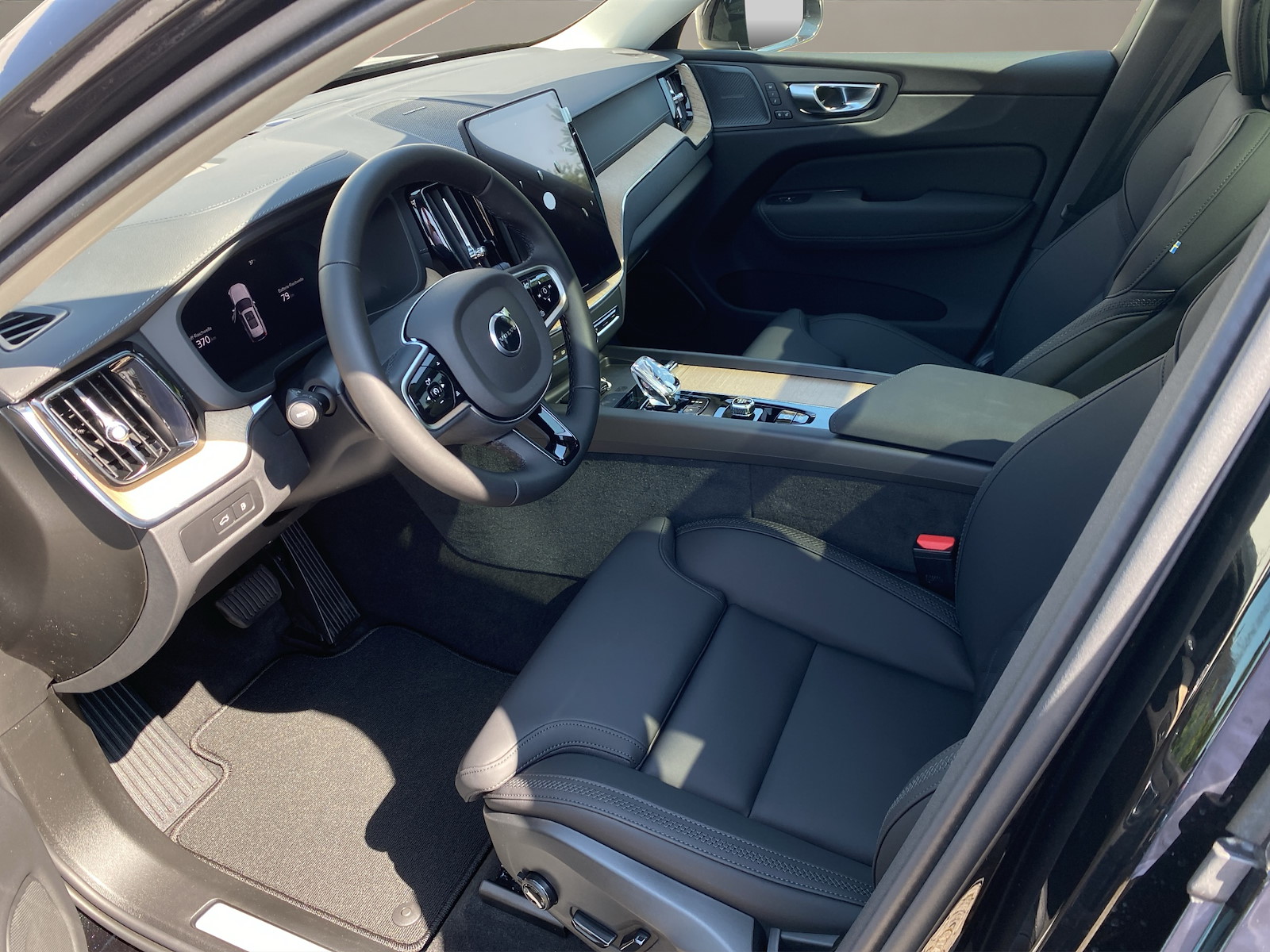 VOLVO XC60 2.0 T8 TE Ultra Bright eAWD-image-8
