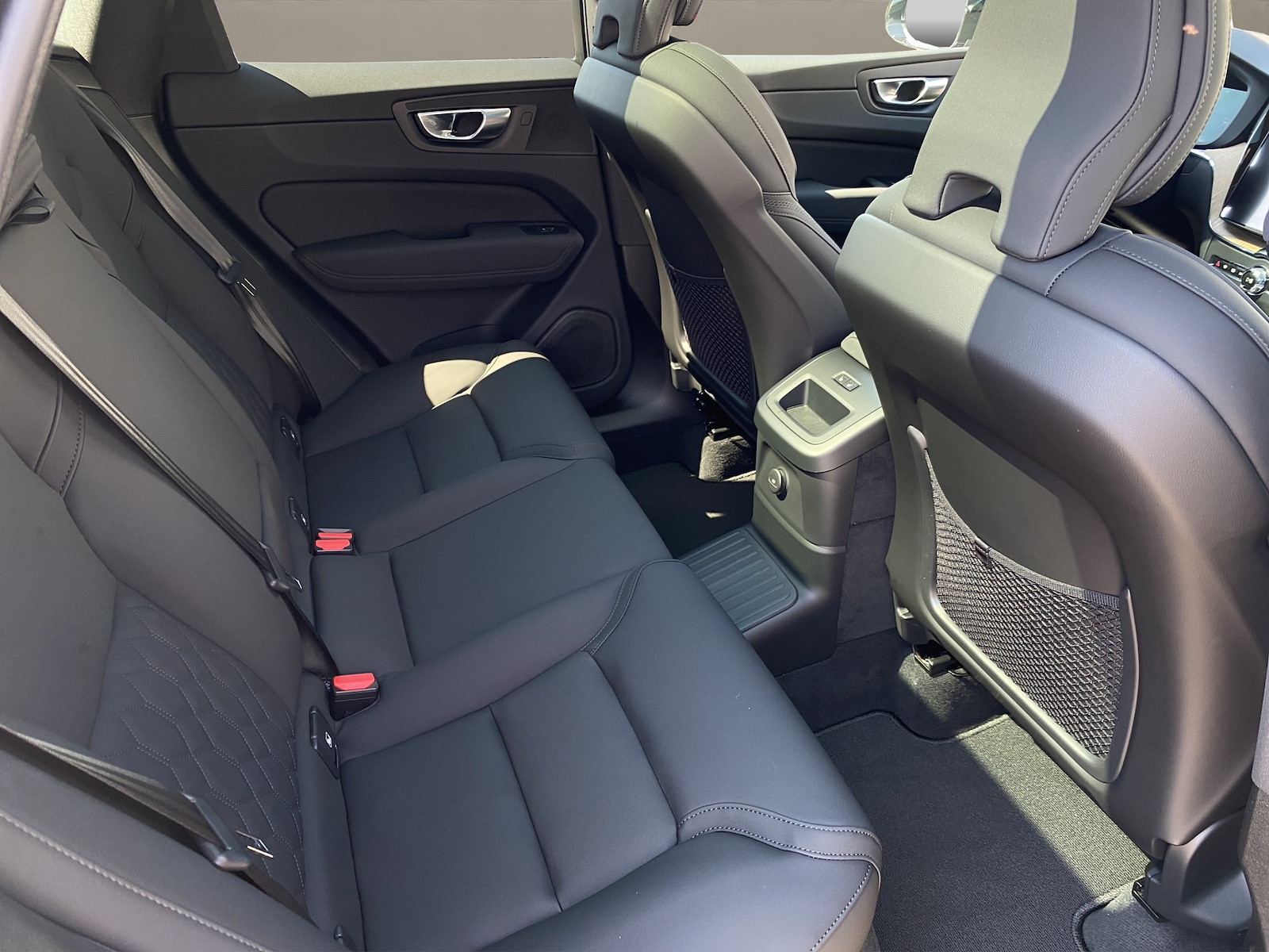 VOLVO XC60 2.0 T8 TE Ultra Bright eAWD-image-11