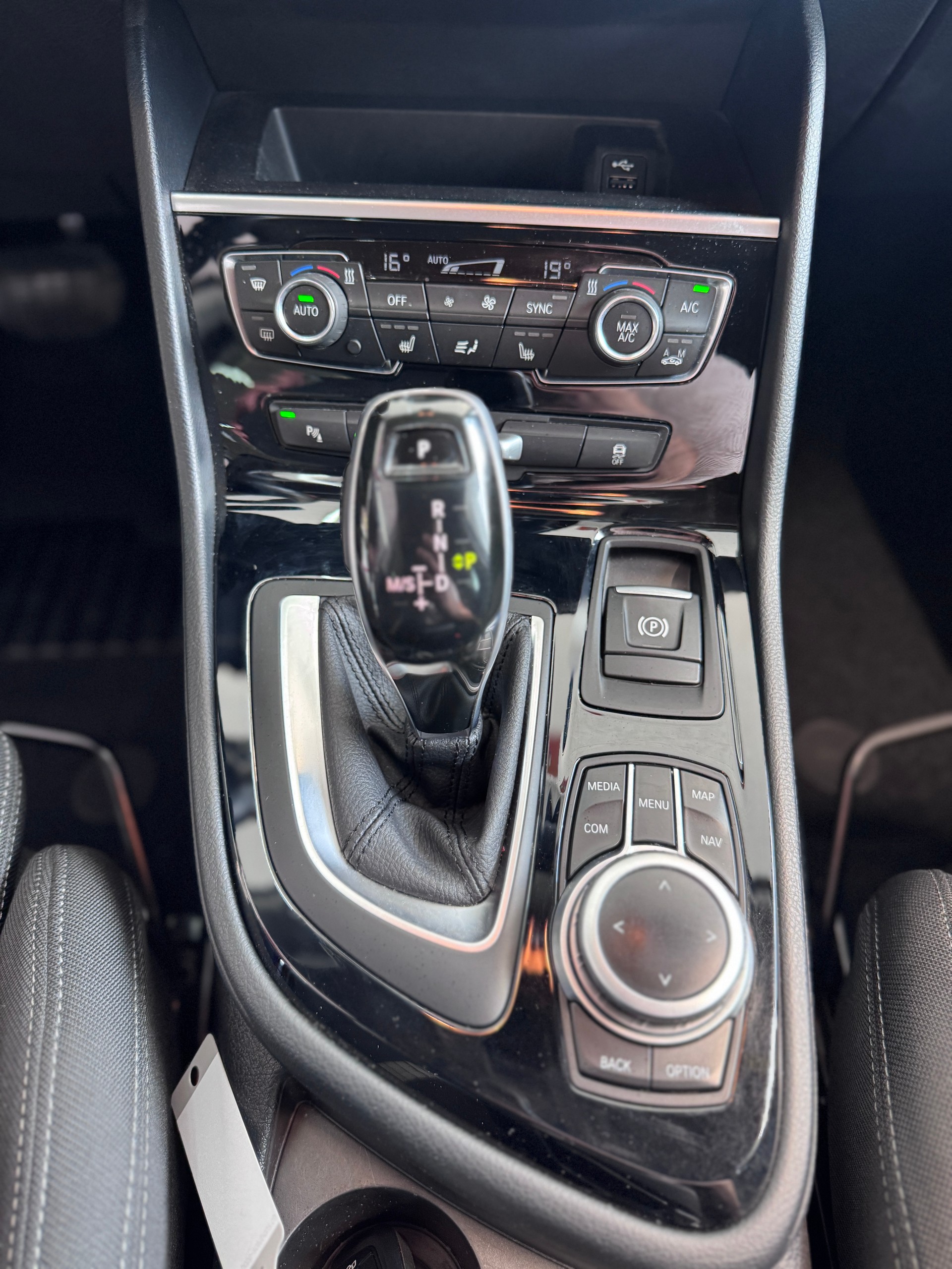 BMW 218d xDrive Gran Tourer Steptronic-image-13