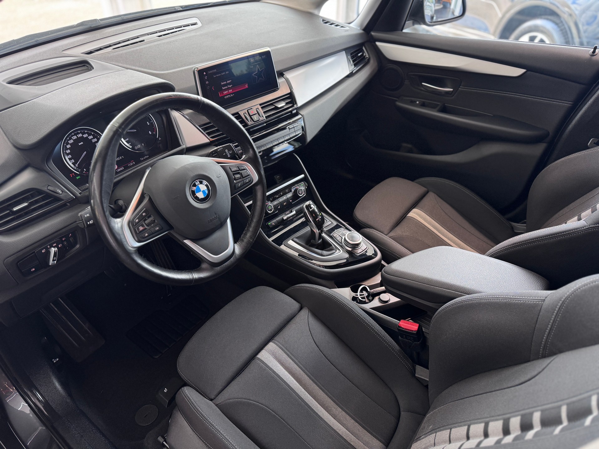 BMW 218d xDrive Gran Tourer Steptronic-image-7