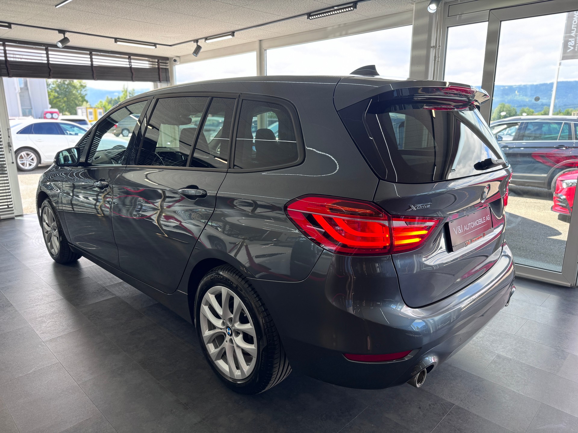 BMW 218d xDrive Gran Tourer Steptronic-image-4