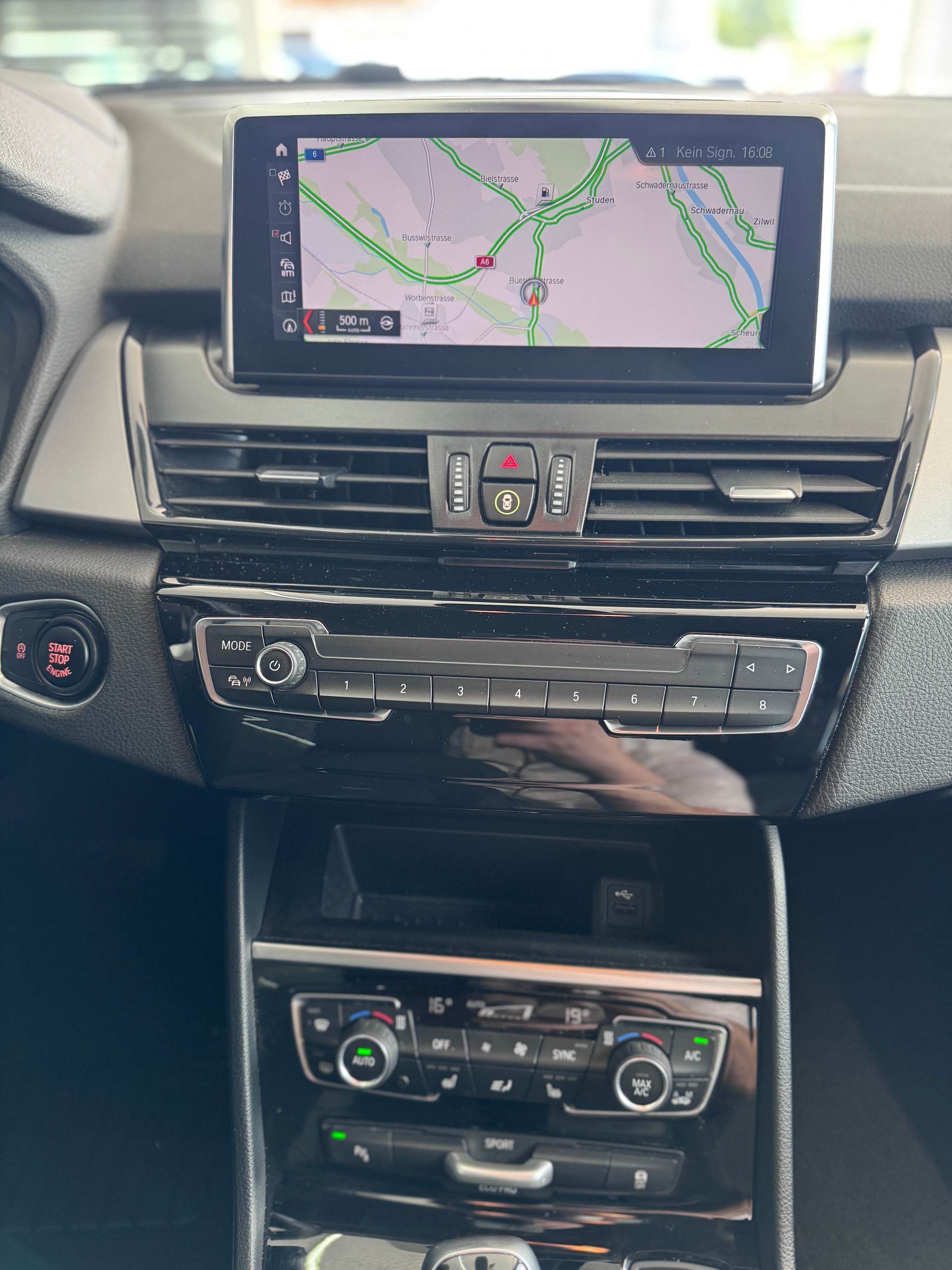 BMW 218d xDrive Gran Tourer Steptronic-image-11
