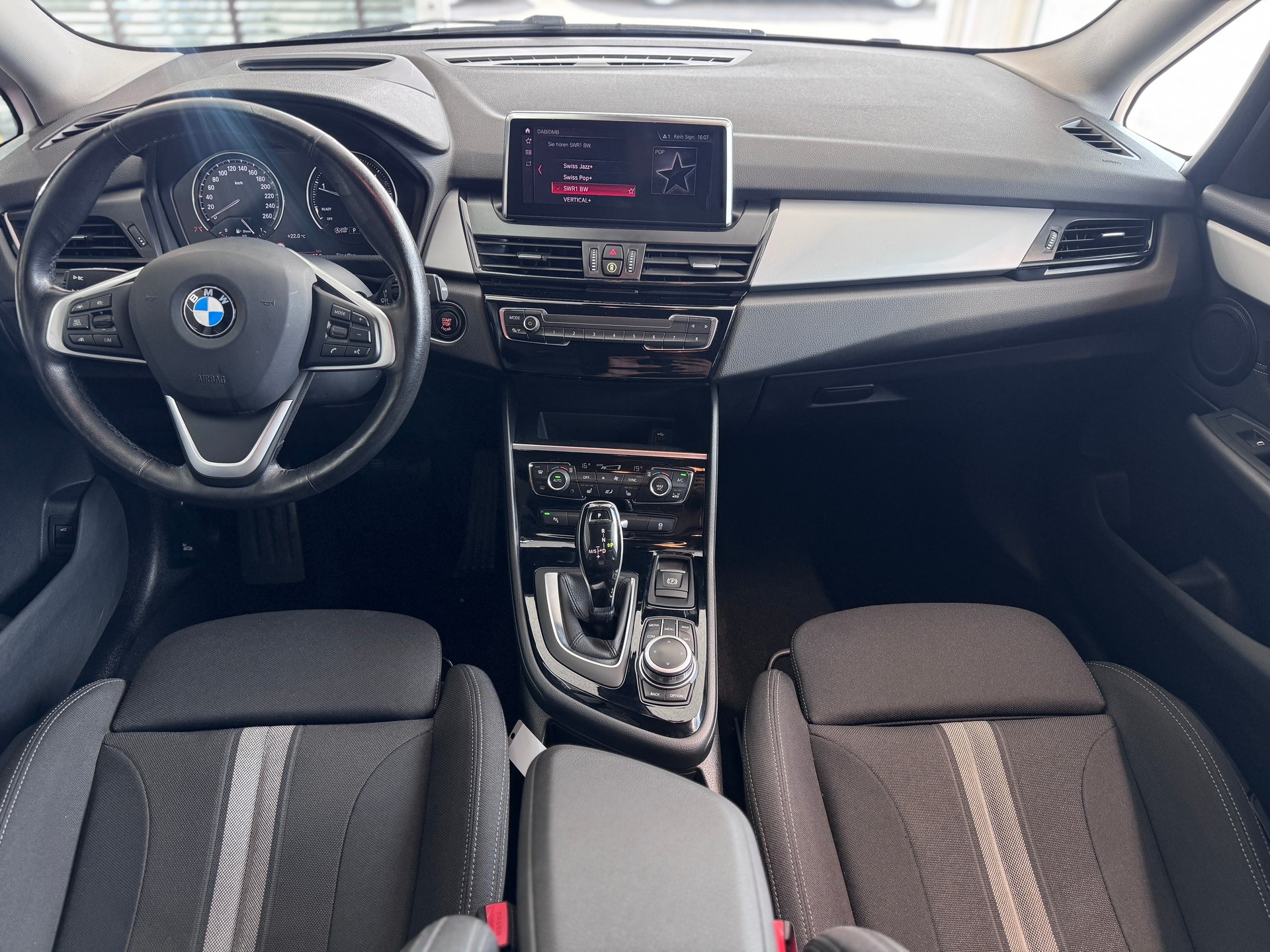 BMW 218d xDrive Gran Tourer Steptronic-image-9