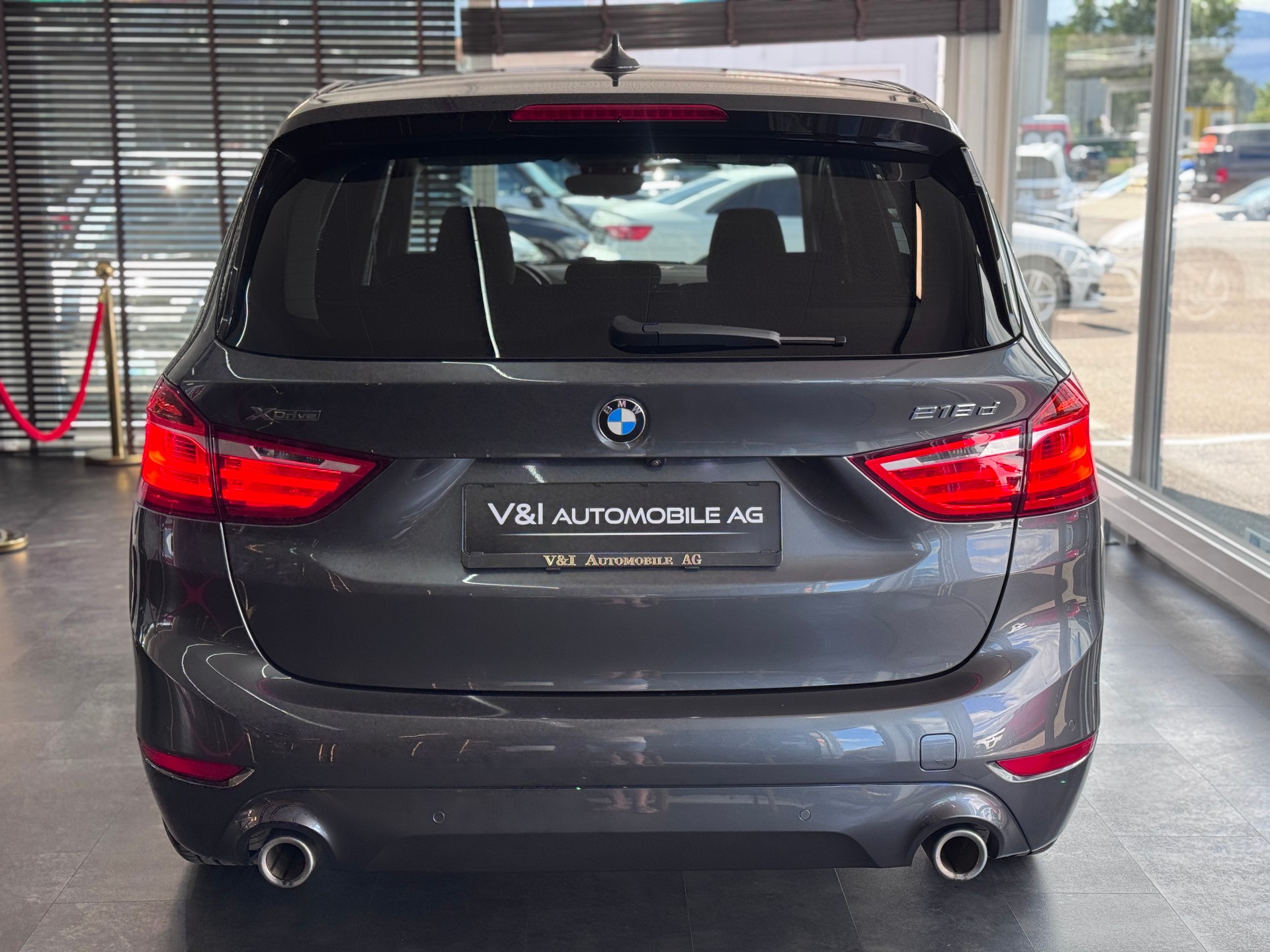 BMW 218d xDrive Gran Tourer Steptronic-image-5