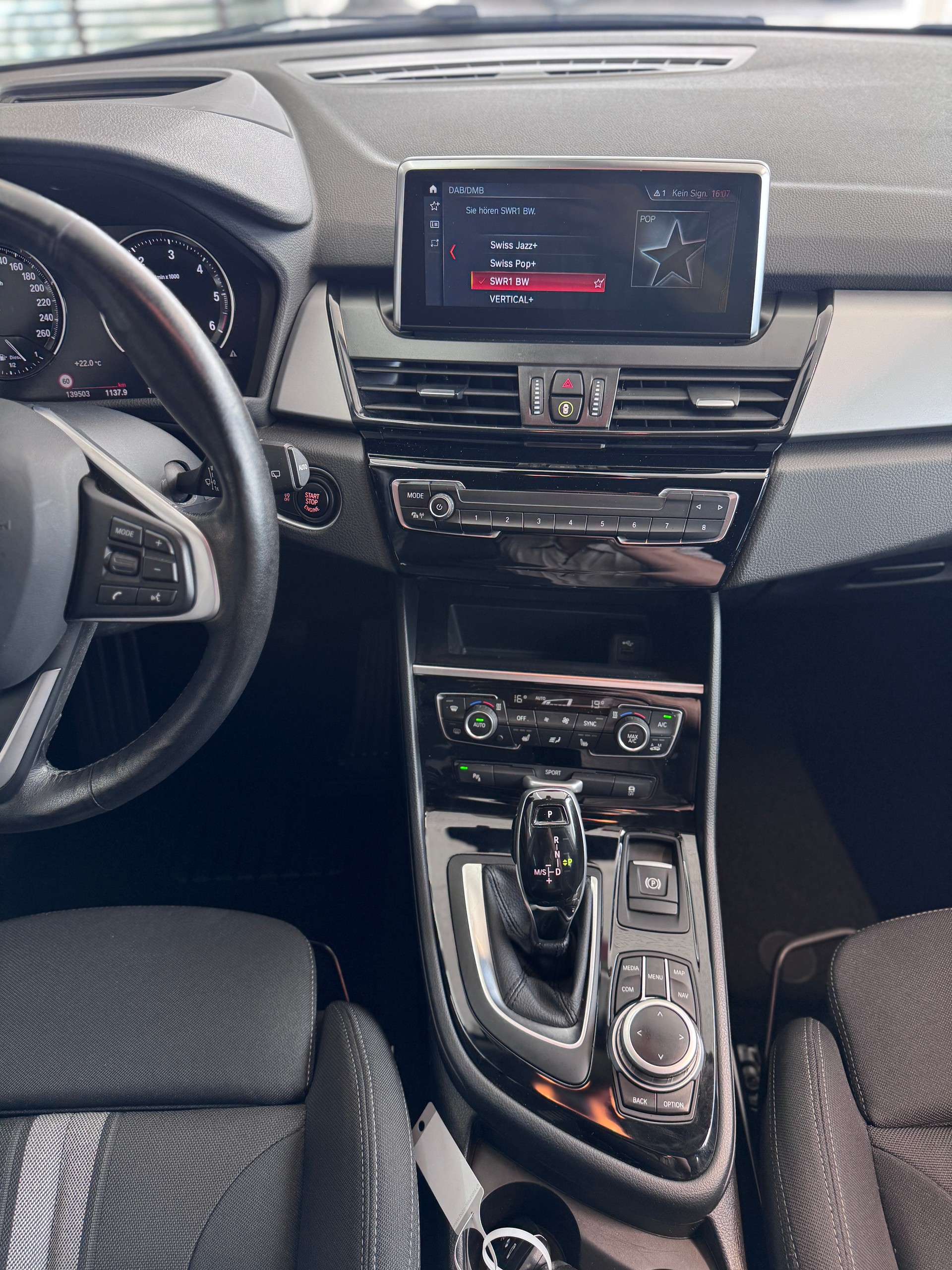 BMW 218d xDrive Gran Tourer Steptronic-image-10