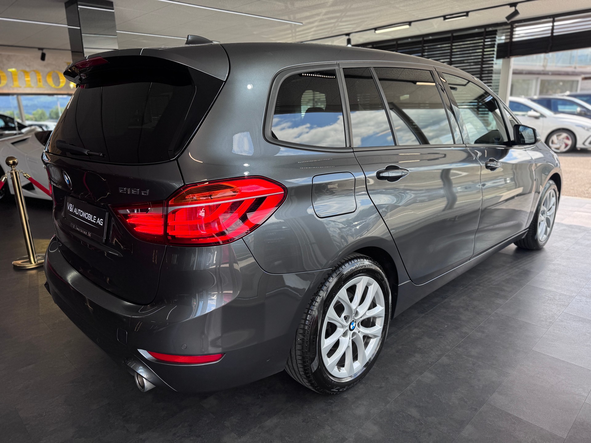 BMW 218d xDrive Gran Tourer Steptronic-image-6
