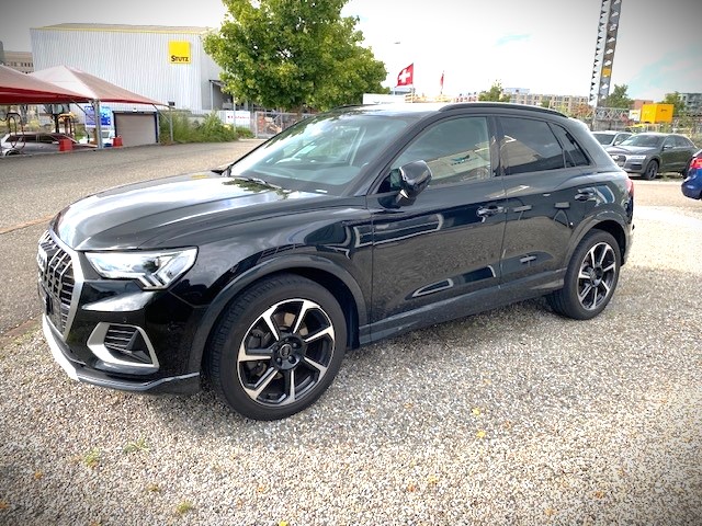 AUDI Q3 2.0 40 TFSI Advanced quattro S-Tronic-showroom-element-1