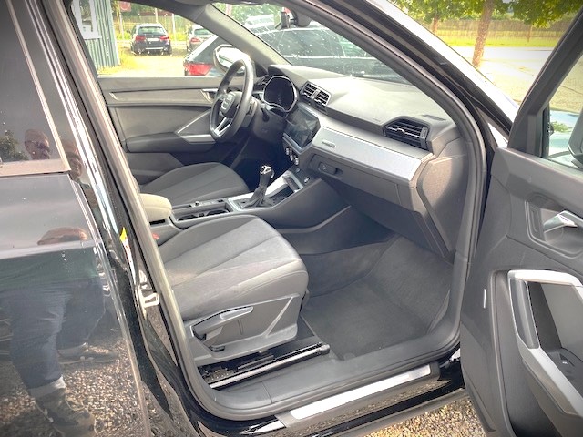 AUDI Q3 2.0 40 TFSI Advanced quattro S-Tronic-image-12