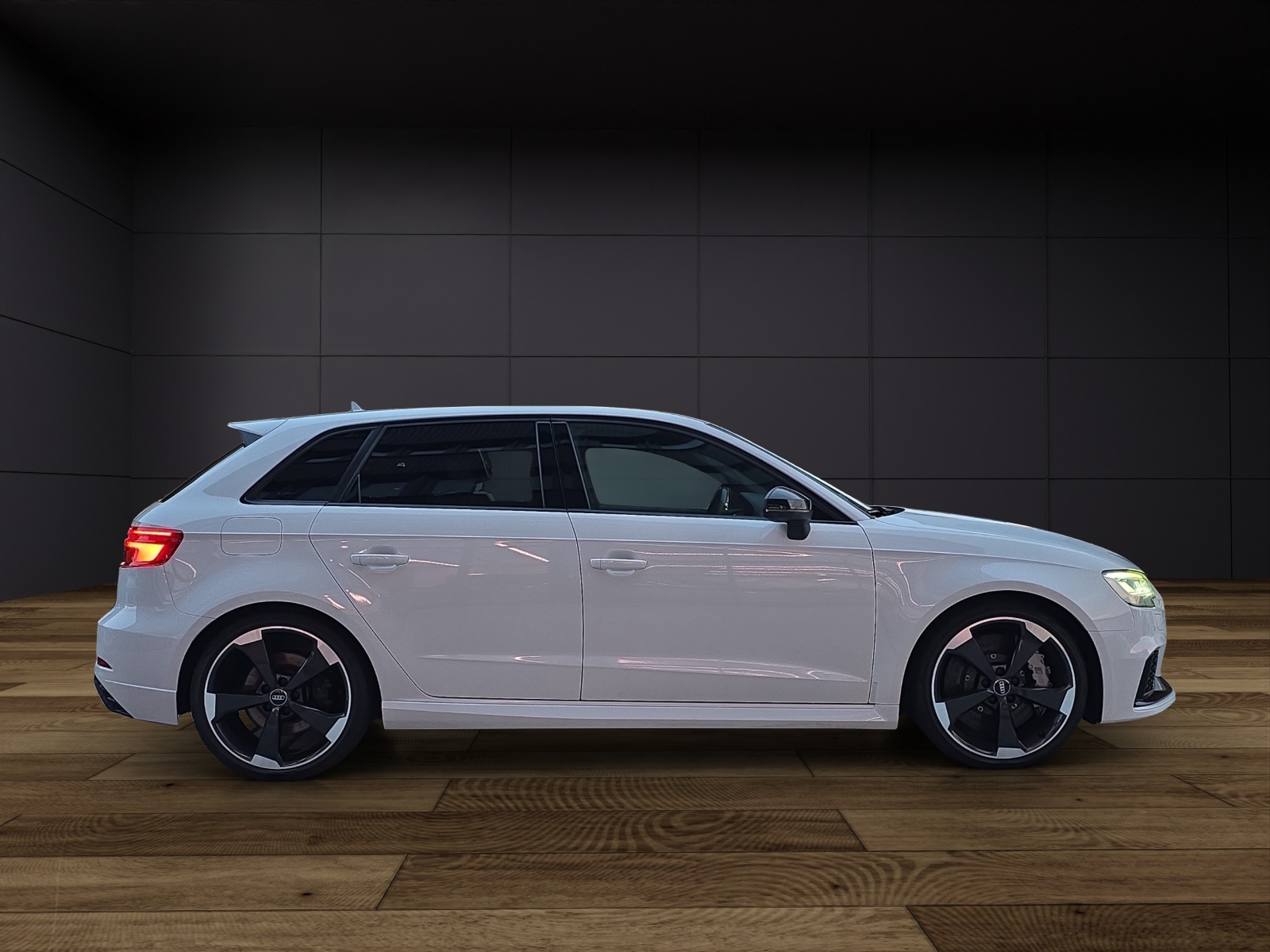 AUDI RS3 Sportback 2.5 TSI quattro S-tronic-image-4