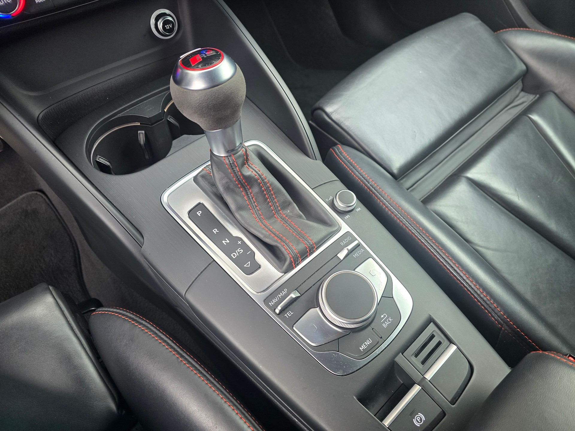 AUDI RS3 Sportback 2.5 TSI quattro S-tronic-image-16