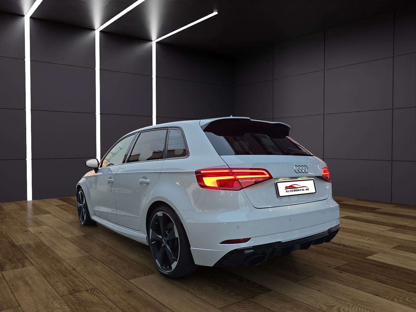 AUDI RS3 Sportback 2.5 TSI quattro S-tronic-image-5