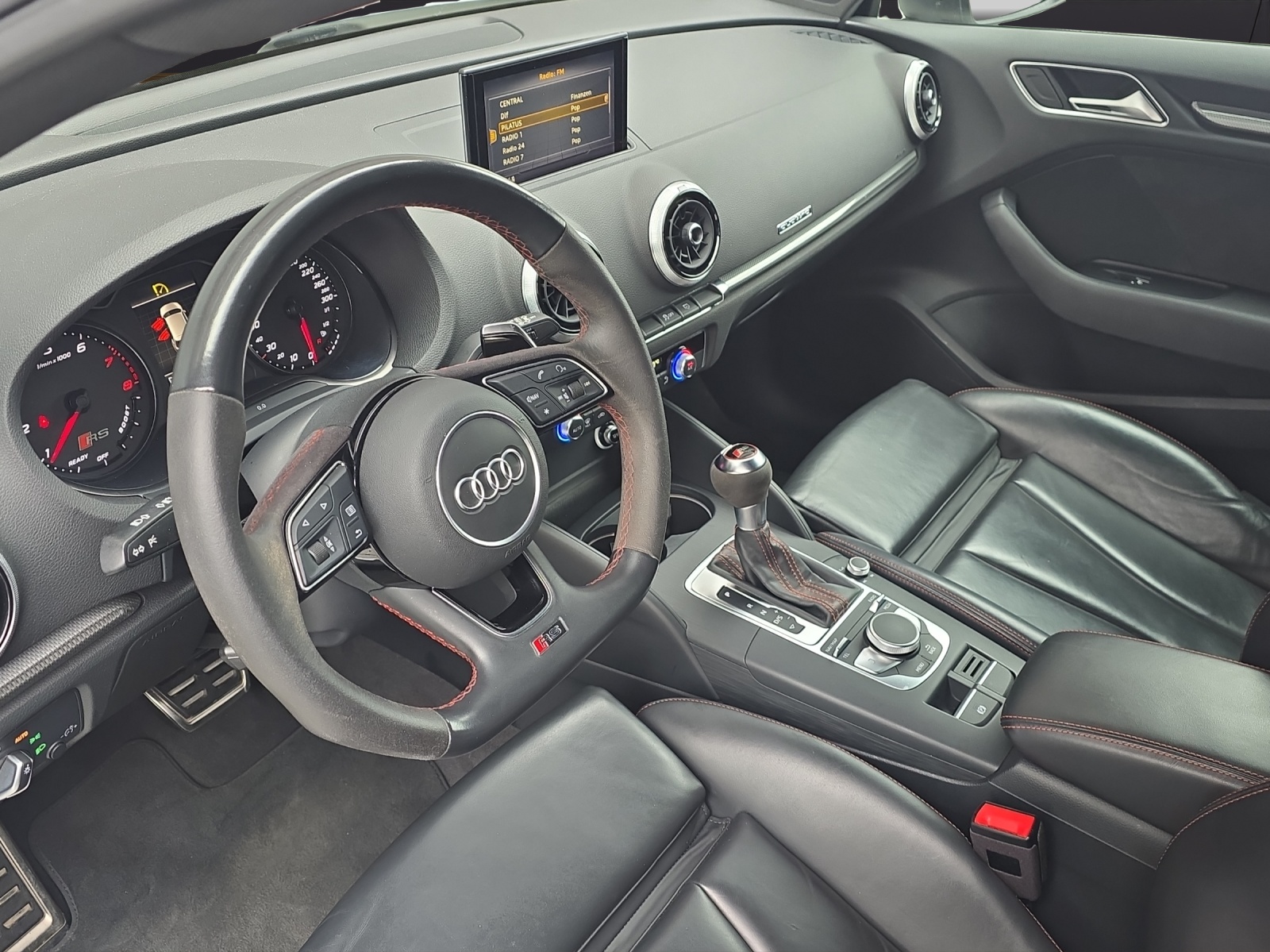 AUDI RS3 Sportback 2.5 TSI quattro S-tronic-image-9