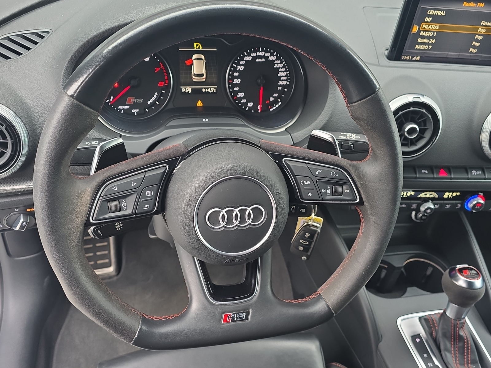 AUDI RS3 Sportback 2.5 TSI quattro S-tronic-image-10